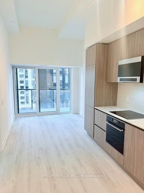 Photo 2 of Unit 803S, 110 Broadway Avenue, Toronto, Mount Pleasant West — HOMEH