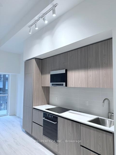Photo 3 of Unit 803S, 110 Broadway Avenue, Toronto, Mount Pleasant West — HOMEH