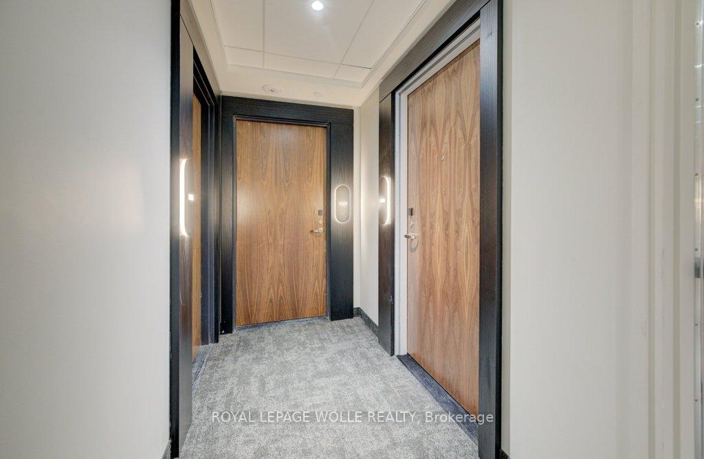Front of Unit 1708, 25 Wellington Street S