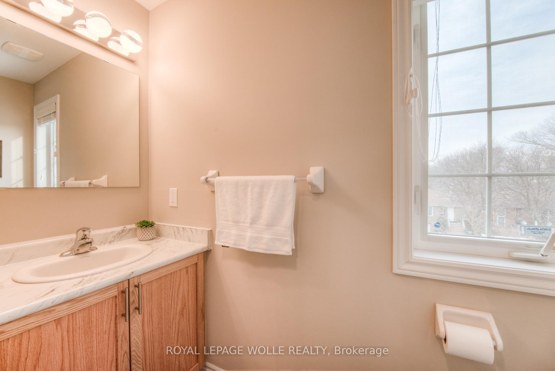 Photo 11 of Unit B, 387 Westwood Drive, Kitchener — HOMEH