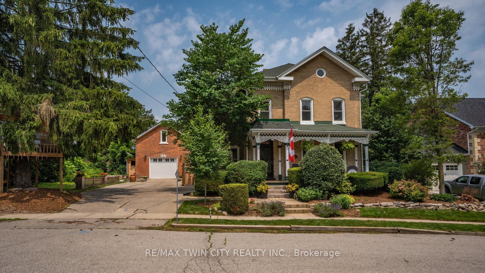 Photo 1 of 5 Thompson Street, Brant, South Dumfries — HOMEH