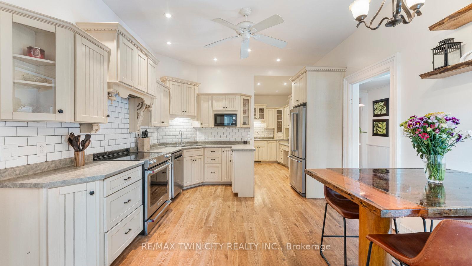 Photo 8 of 5 Thompson Street, Brant, South Dumfries — HOMEH
