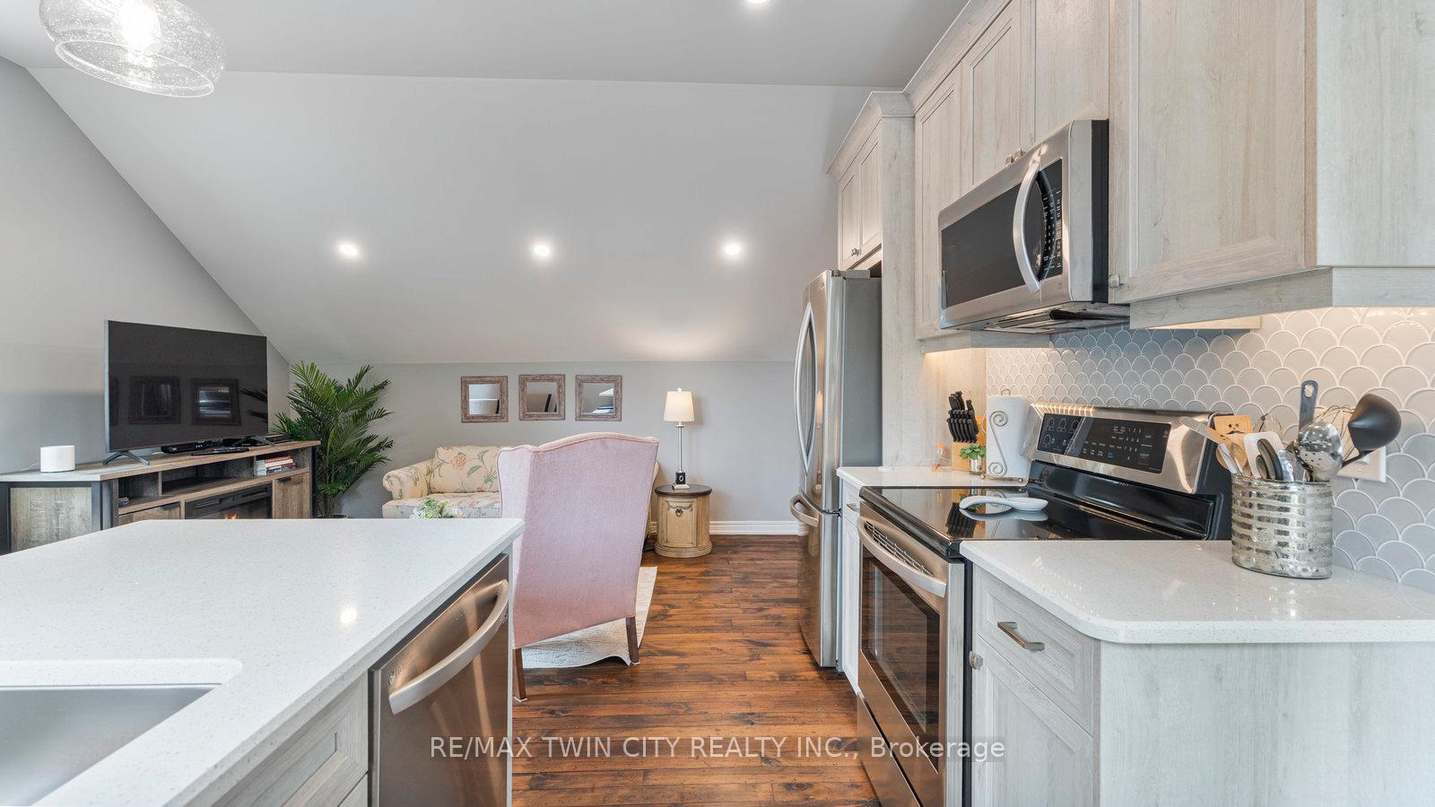 Photo 40 of 5 Thompson Street, Brant, South Dumfries — HOMEH