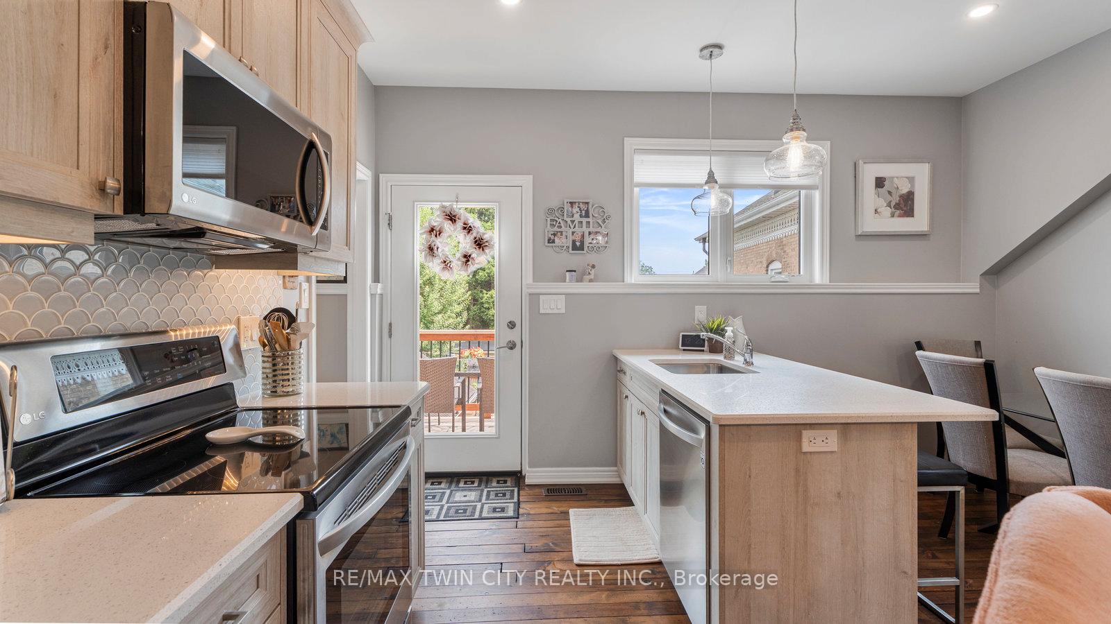 Photo 37 of 5 Thompson Street, Brant, South Dumfries — HOMEH