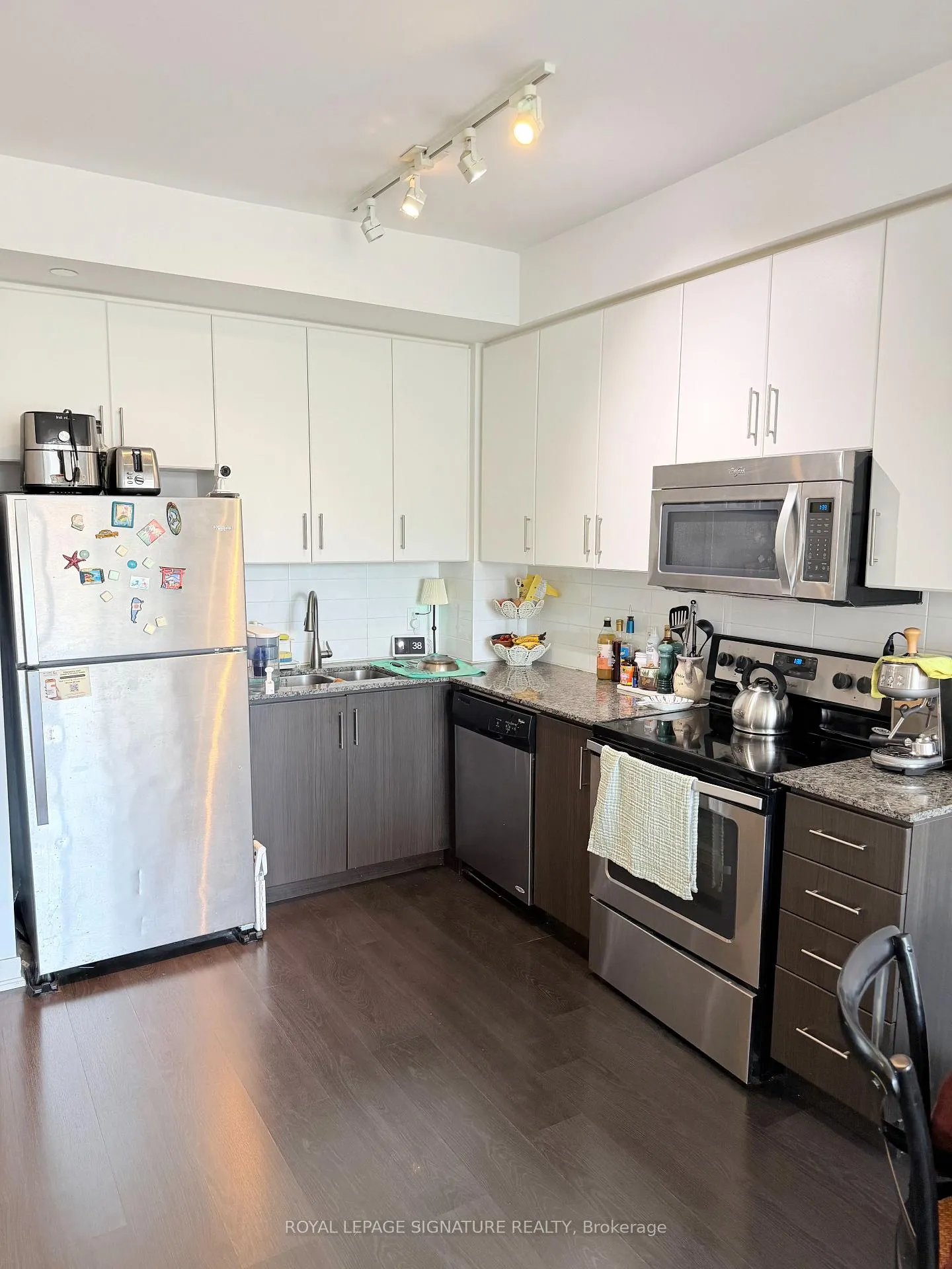 Photo 5 of Unit 215, 8 Fieldway Road, Etobicoke, Islington-City Centre West — HOMEH