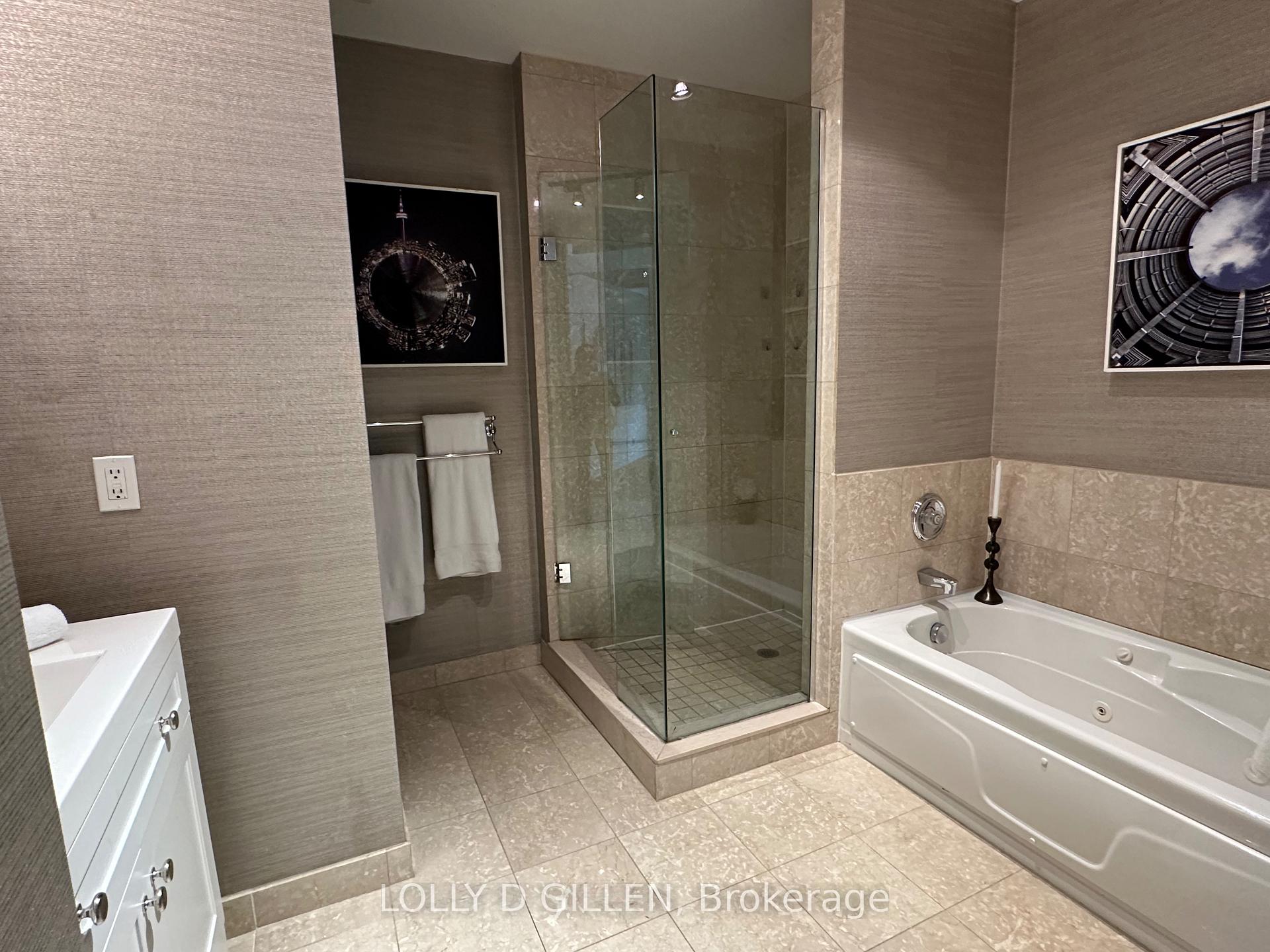 Photo 9 of Unit PH808, 188 Eglinton Avenue E, Toronto, Mount Pleasant West — HOMEH
