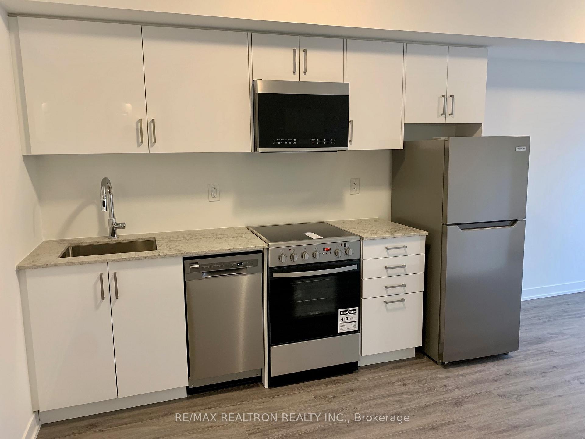 Photo 6 of Unit 3, 14 Marquette Avenue, Toronto, Englemount-Lawrence — HOMEH