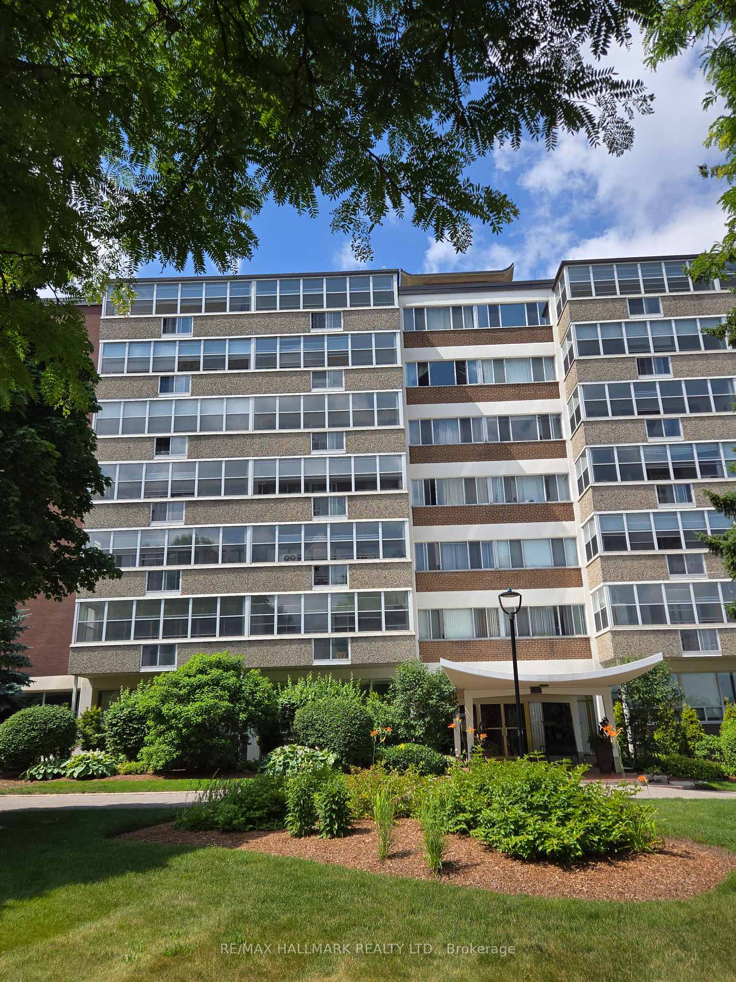 Front of Unit 603, 45 Westmount Road N