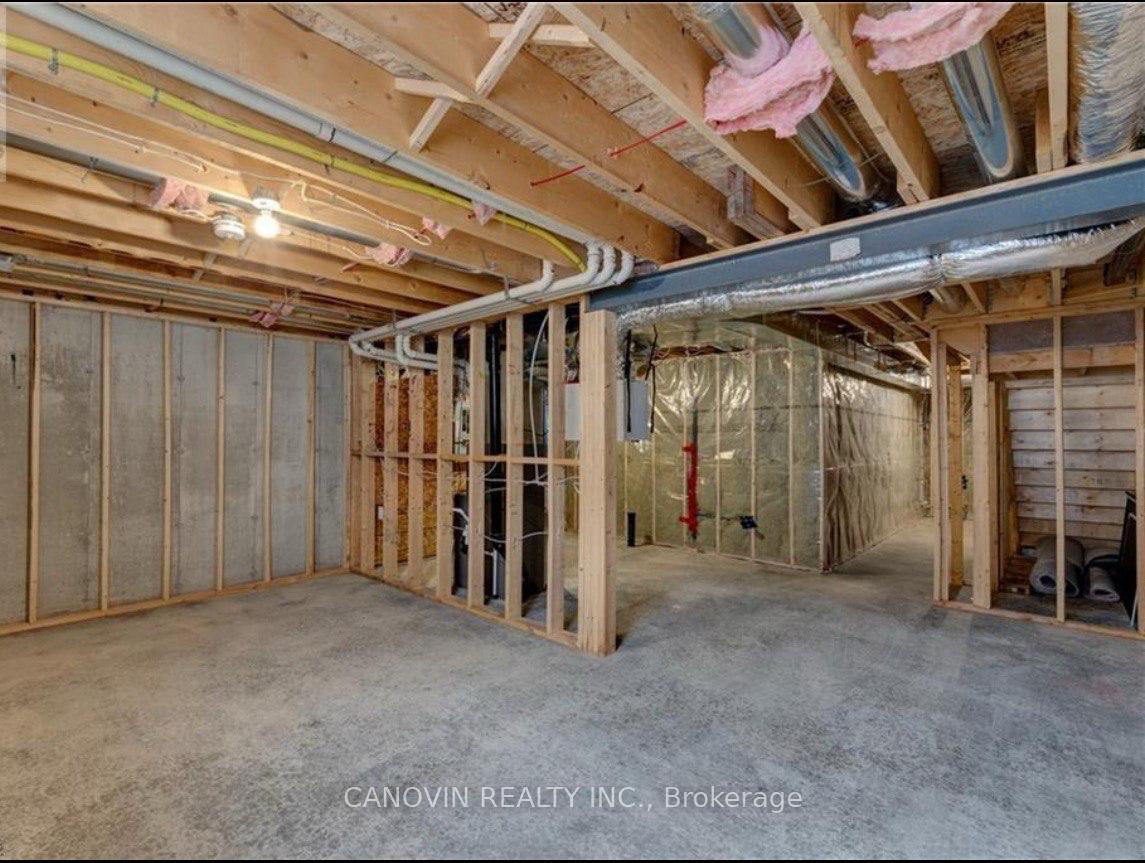 Photo 26 of Unit Unit 4, 1 Miller Drive, Lucan Biddulph, Lucan — HOMEH