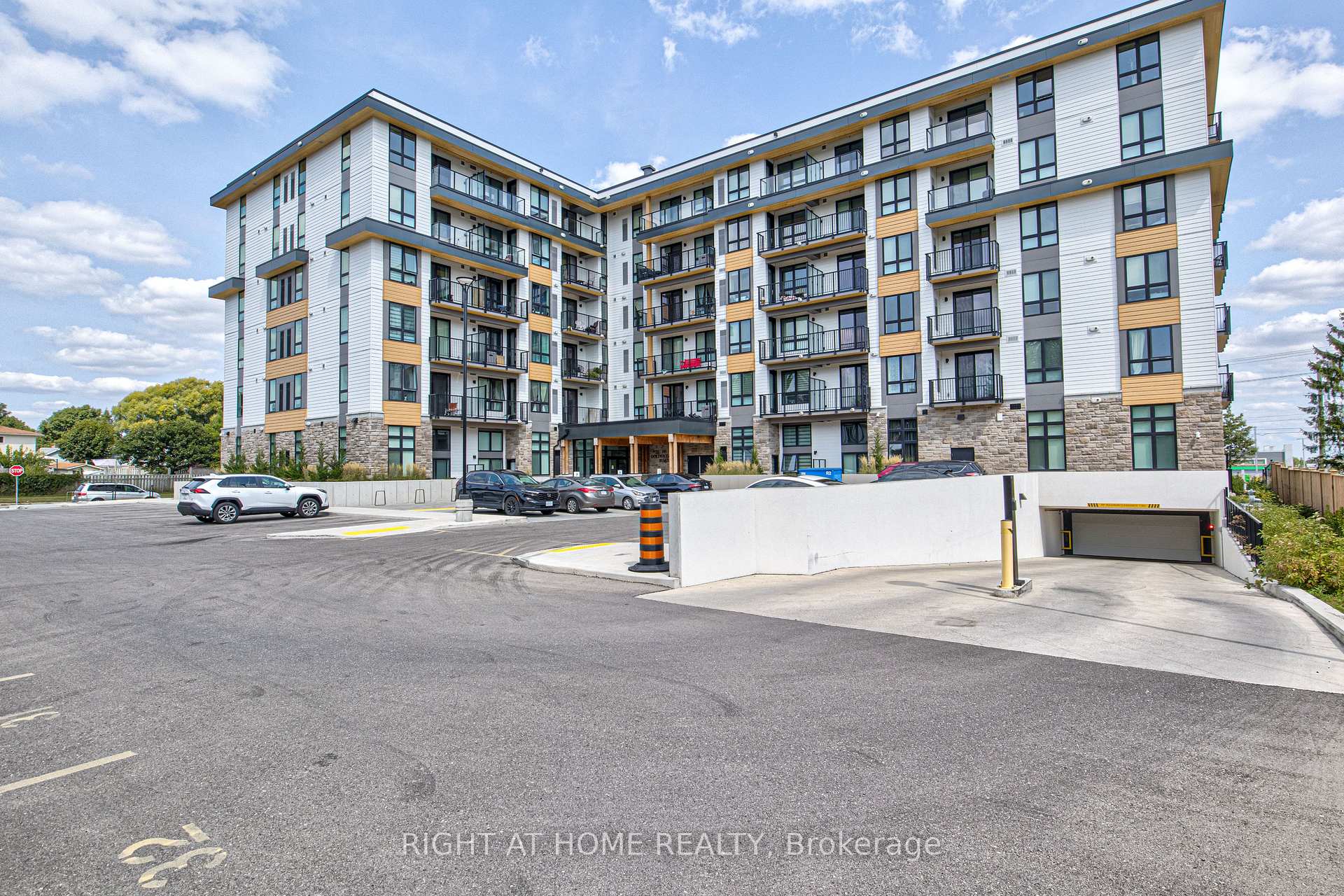 Photo 35 of Unit 616, 101 Golden Eagle Road, Waterloo — HOMEH