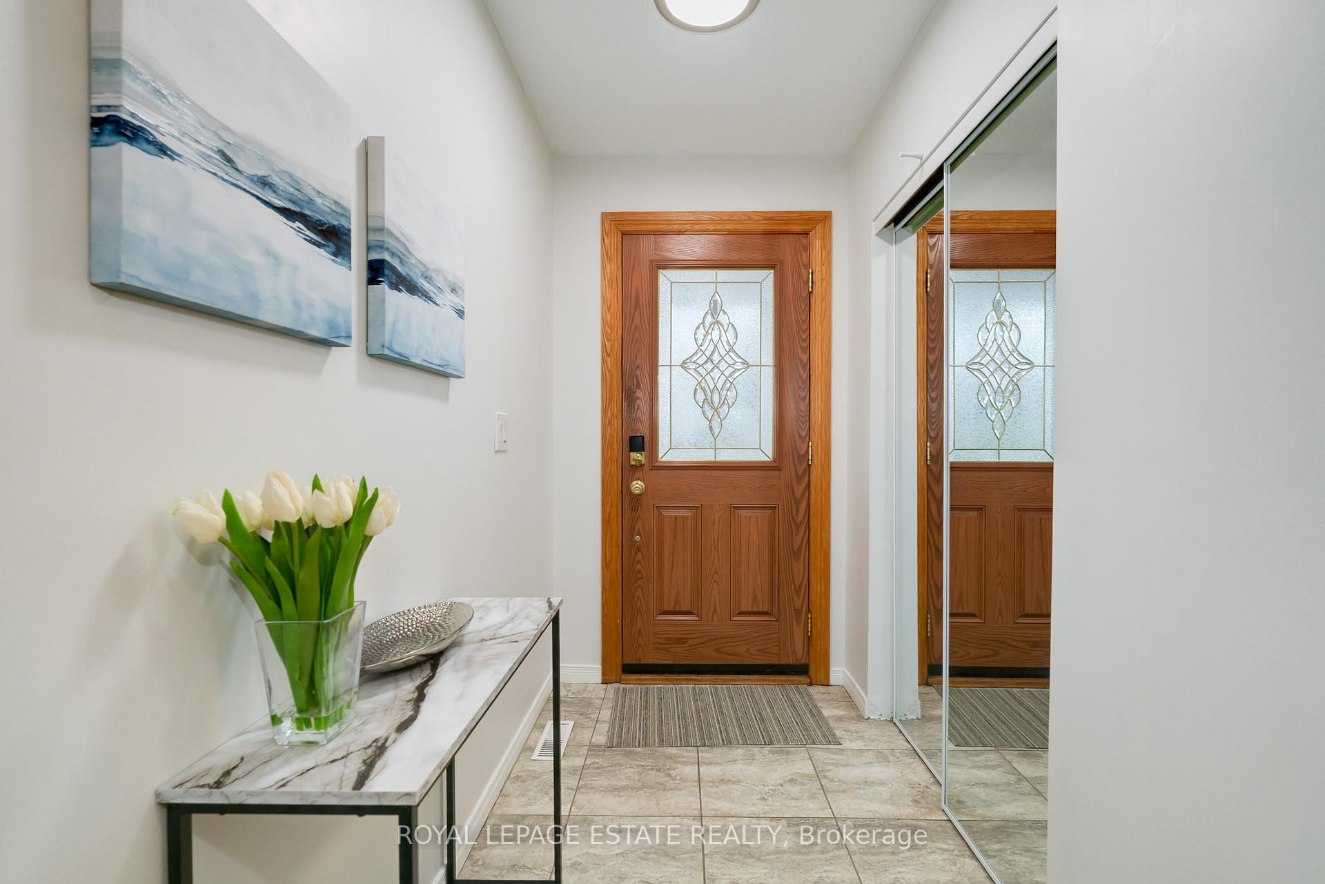 Photo 2 of 33 Burrells Road, Ajax, South East — HOMEH