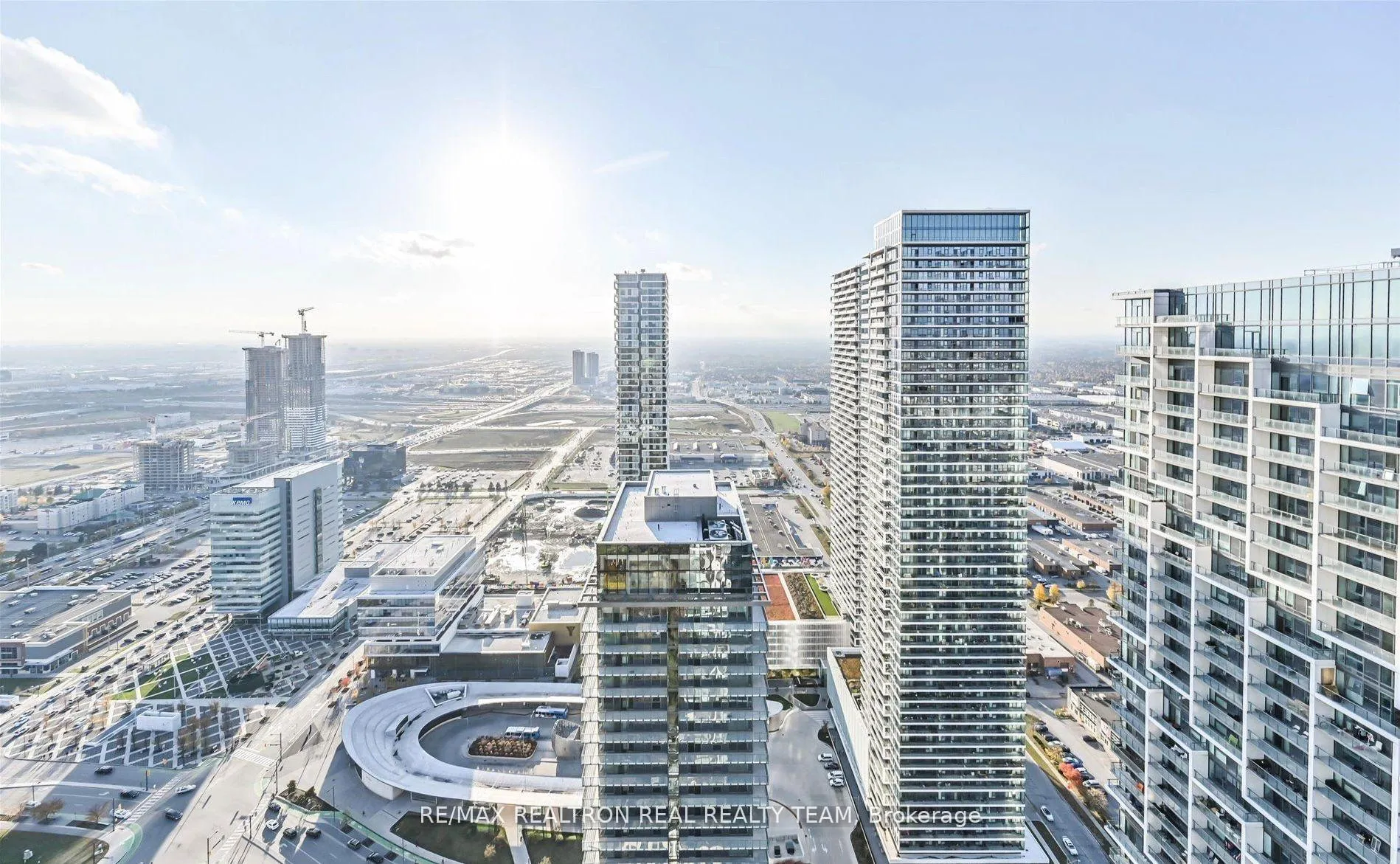 Photo 6 of Unit 5210, 7890 Jane Street, Vaughan, Vaughan Corporate Centre — HOMEH