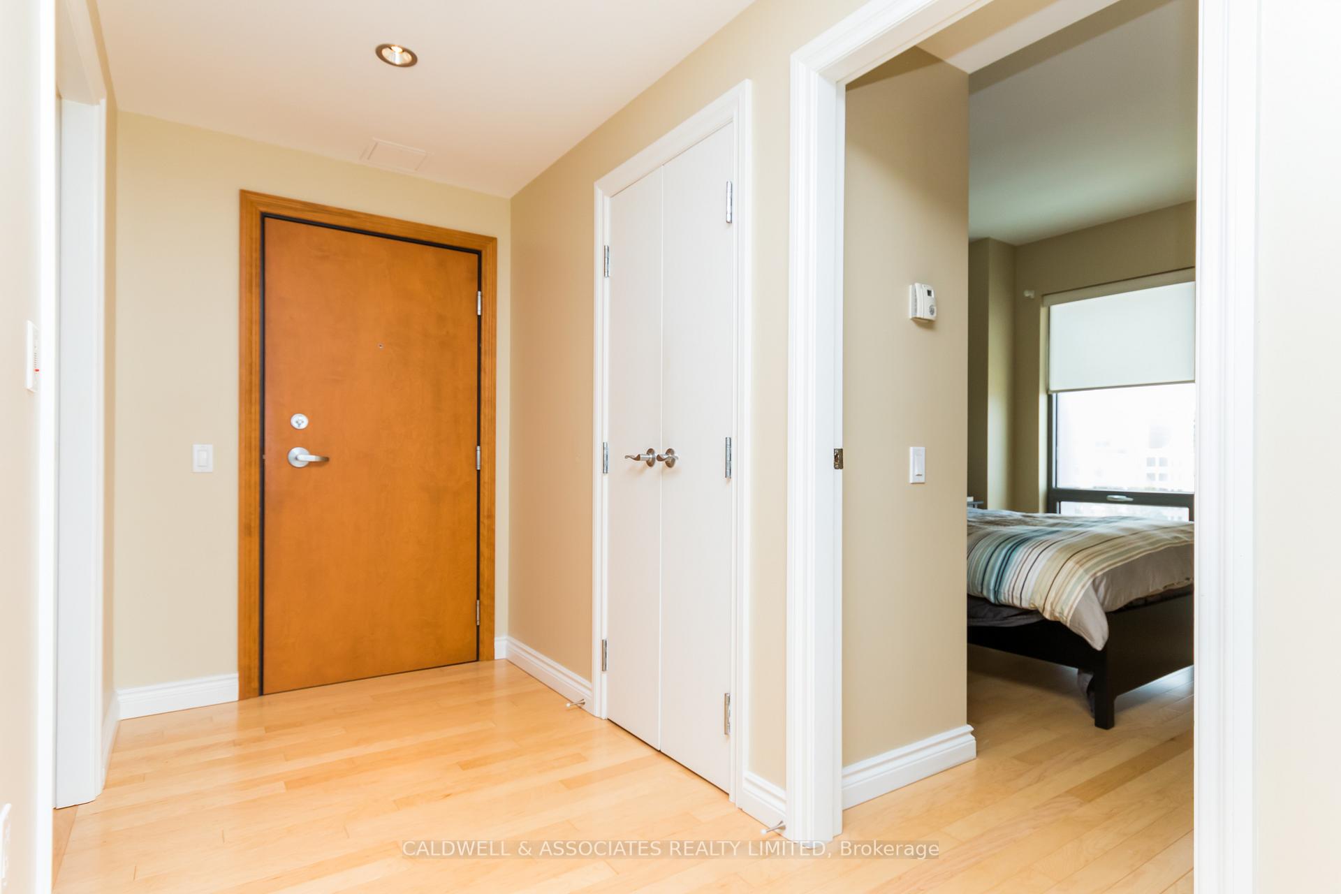 Photo 2 of Unit 1002, 90 George Street, Ottawa, Lower Town/Byward Market — HOMEH
