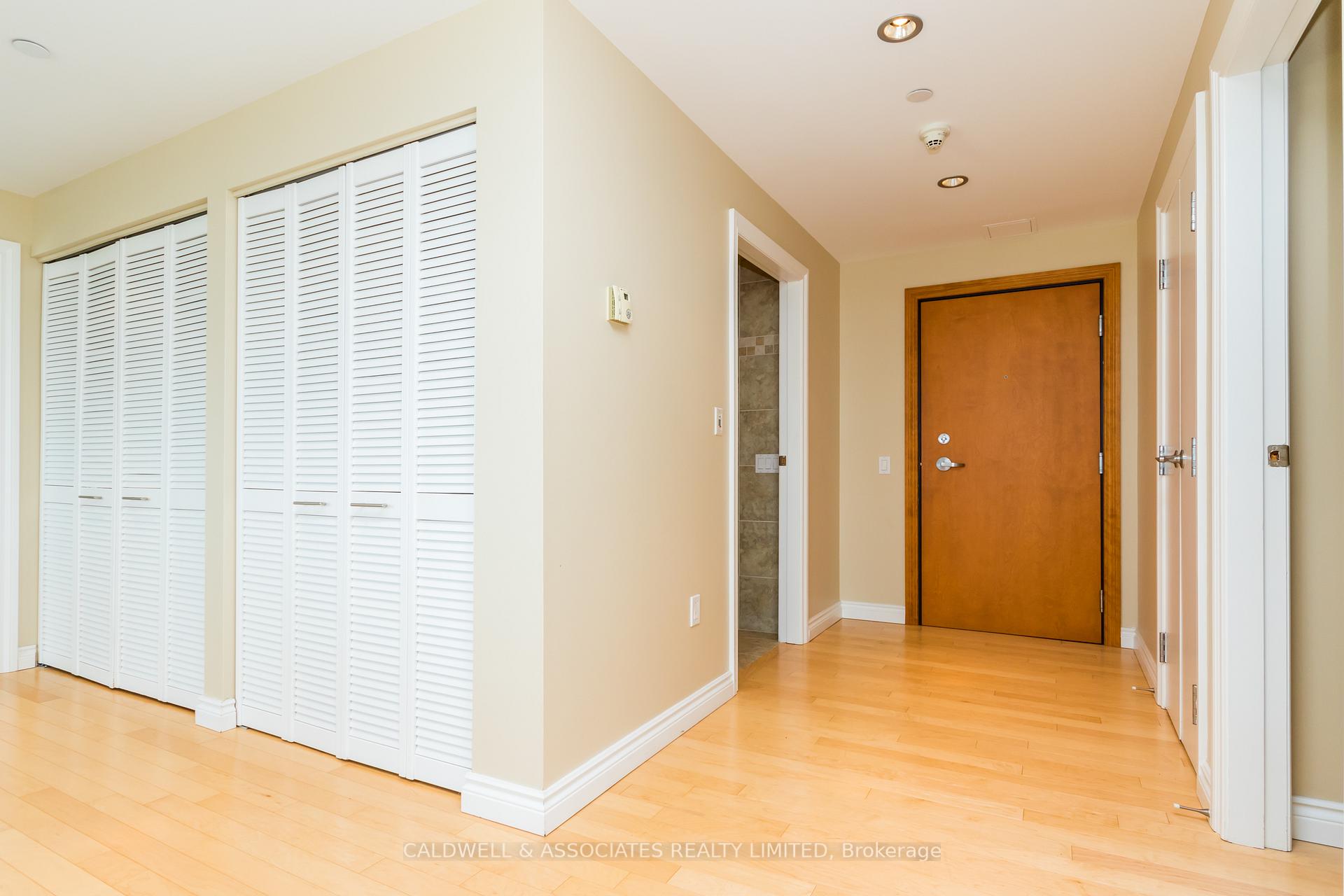 Photo 3 of Unit 1002, 90 George Street, Ottawa, Lower Town/Byward Market — HOMEH