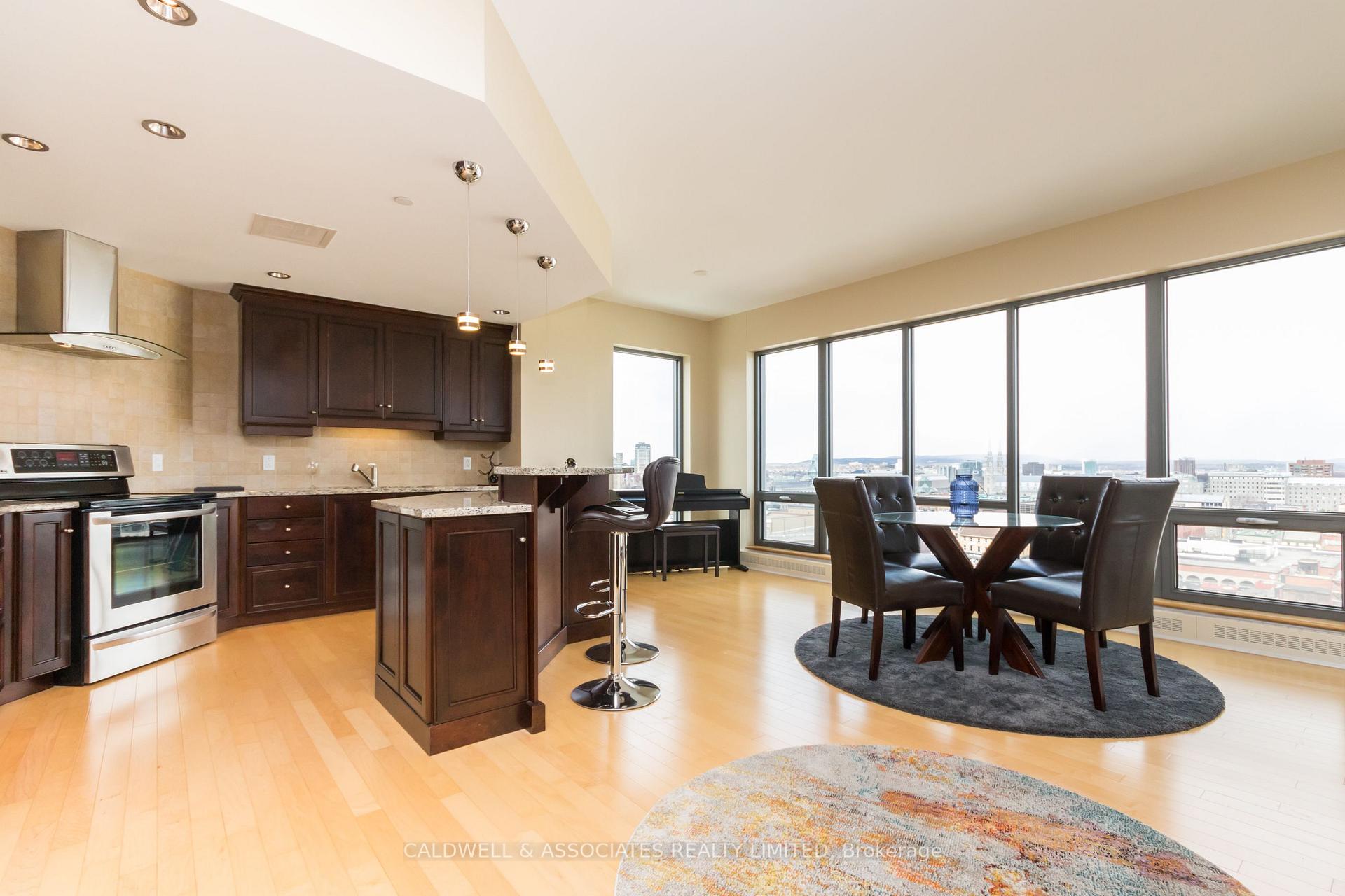 Photo 4 of Unit 1002, 90 George Street, Ottawa, Lower Town/Byward Market — HOMEH