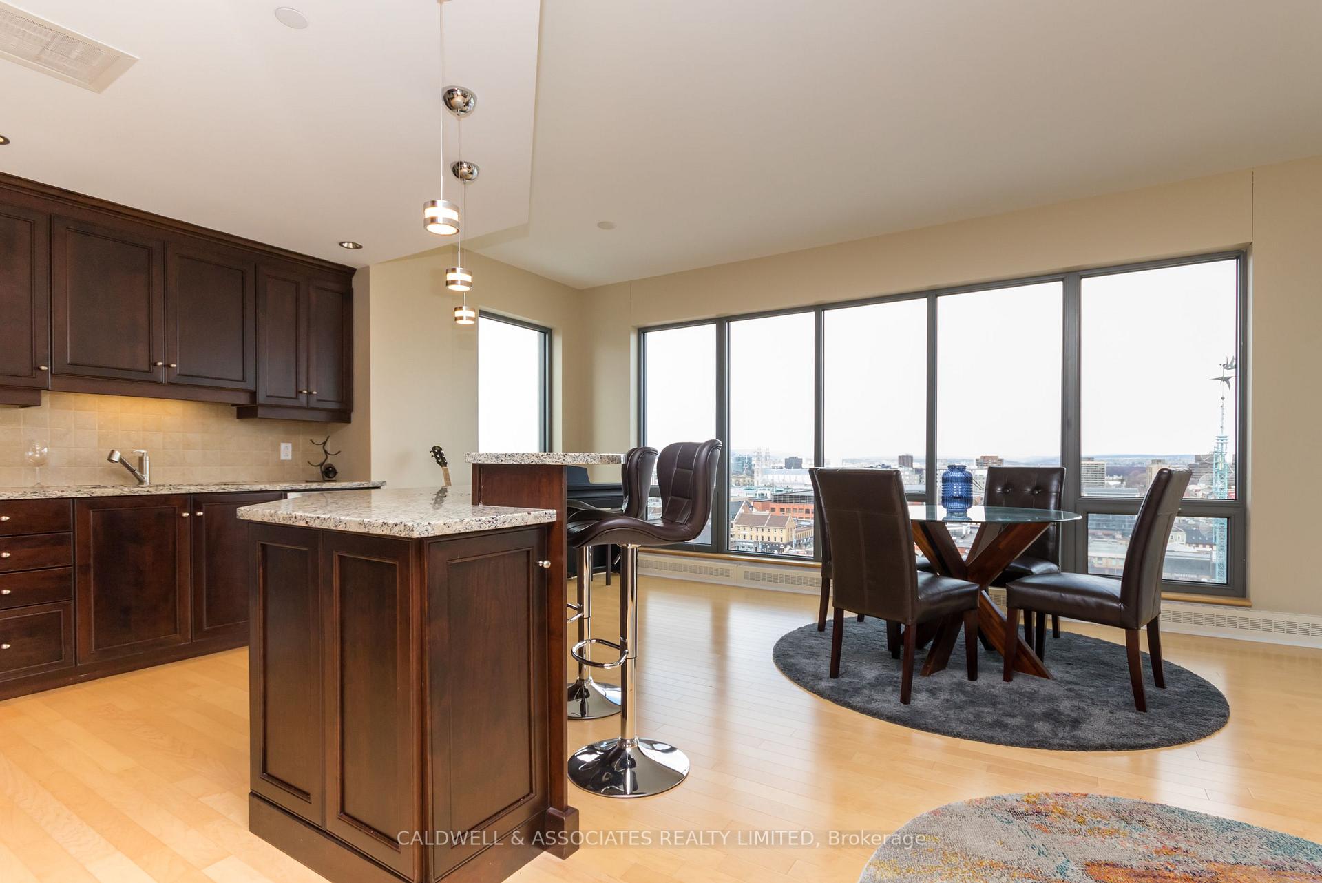 Photo 6 of Unit 1002, 90 George Street, Ottawa, Lower Town/Byward Market — HOMEH