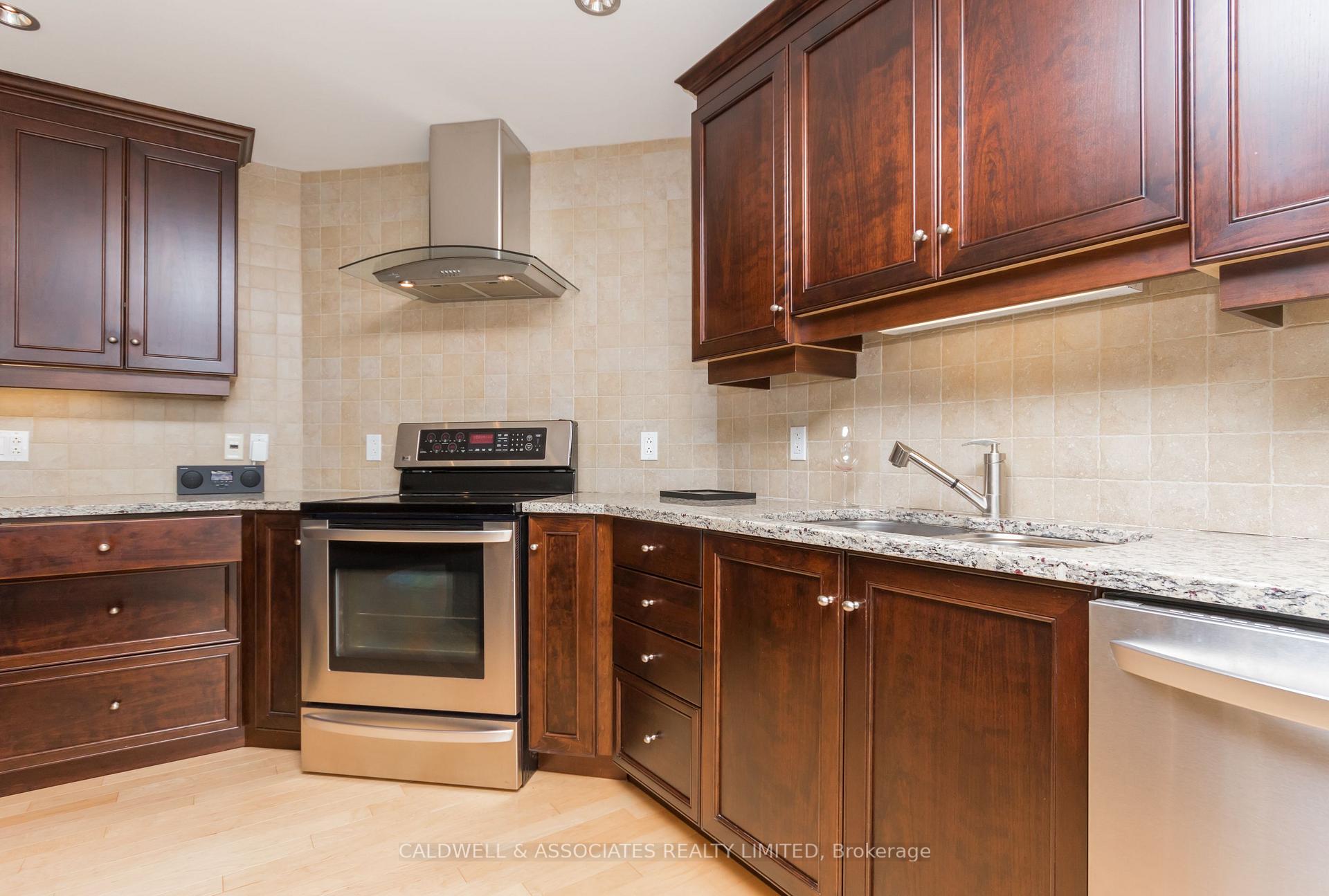 Photo 9 of Unit 1002, 90 George Street, Ottawa, Lower Town/Byward Market — HOMEH