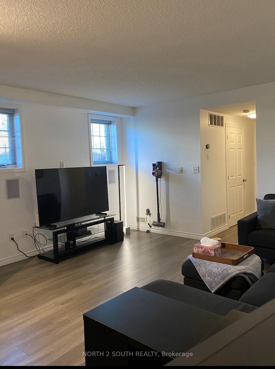 Photo 15 of Unit 15A, 240 Westmeadow Drive, Kitchener — HOMEH
