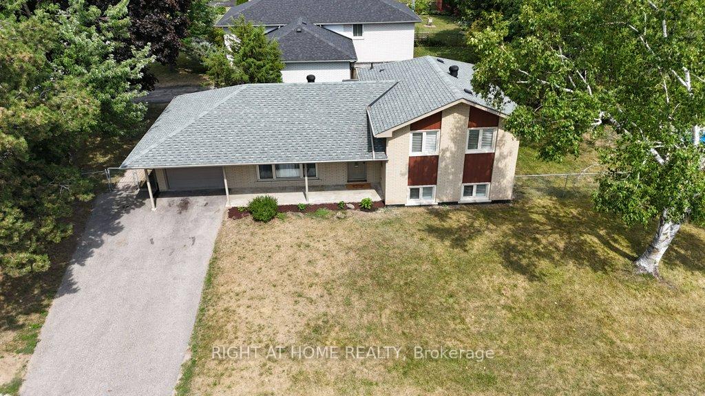 Photo 5 of 23 Blue Mound Drive, Barrie, Wellington — HOMEH