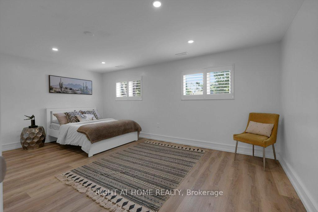 Photo 20 of 23 Blue Mound Drive, Barrie, Wellington — HOMEH