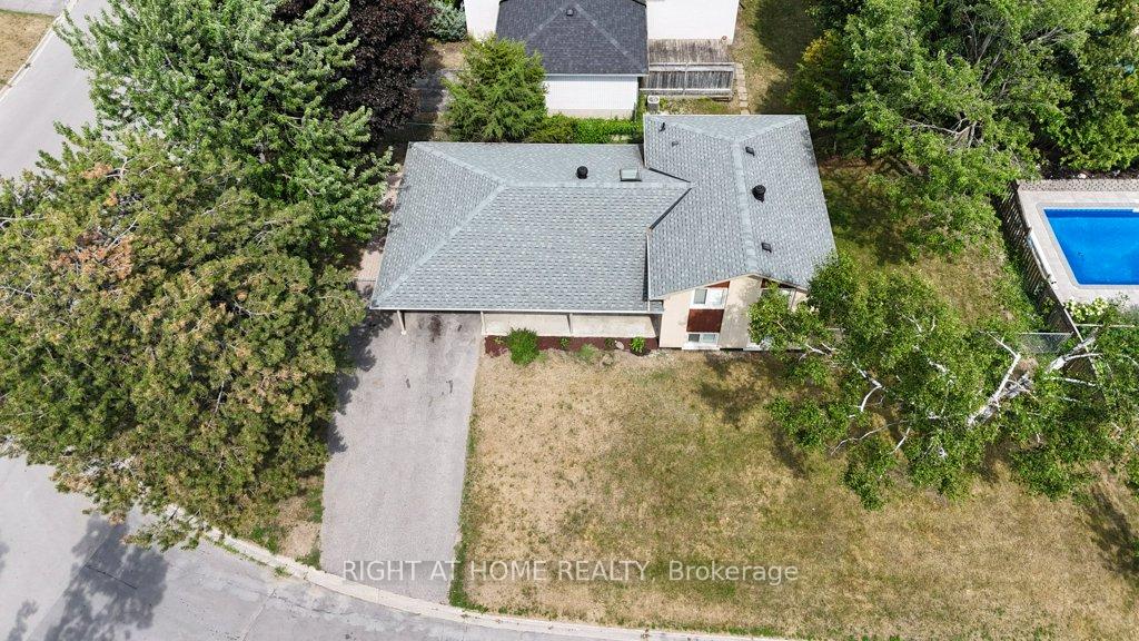 Photo 27 of 23 Blue Mound Drive, Barrie, Wellington — HOMEH