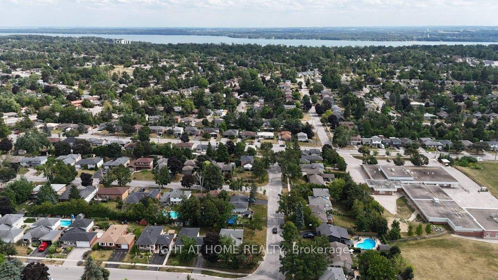Photo 23 of 23 Blue Mound Drive, Barrie, Wellington — HOMEH