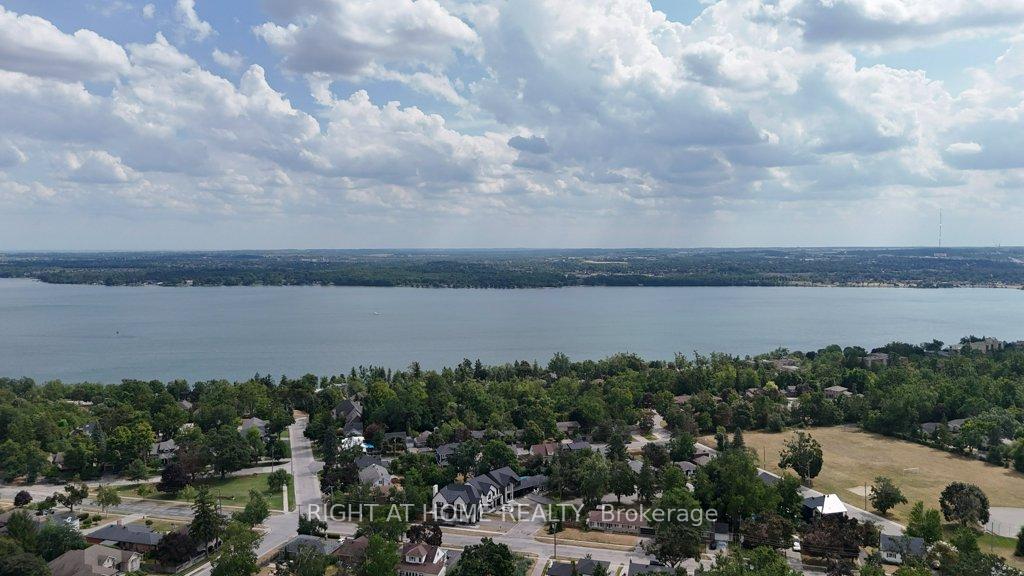 Photo 26 of 23 Blue Mound Drive, Barrie, Wellington — HOMEH