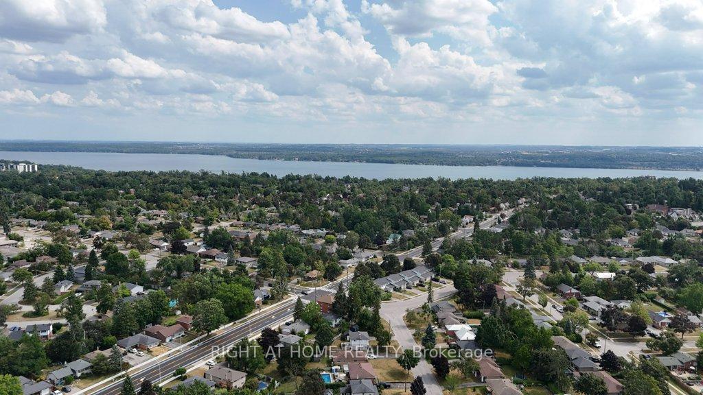 Photo 24 of 23 Blue Mound Drive, Barrie, Wellington — HOMEH