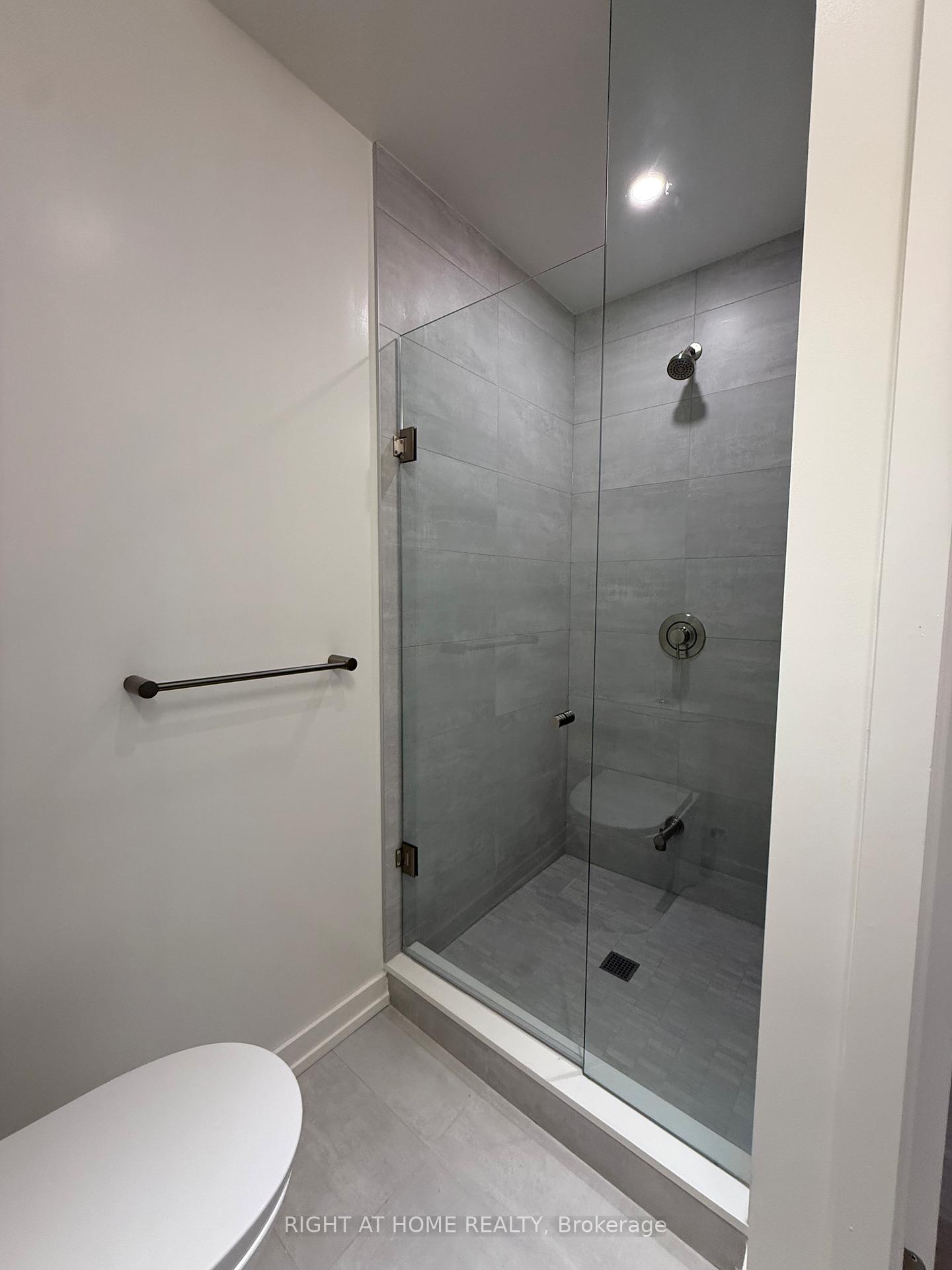 Photo 5 of Unit 1109, 110 Broadway Avenue, Toronto, Mount Pleasant West — HOMEH