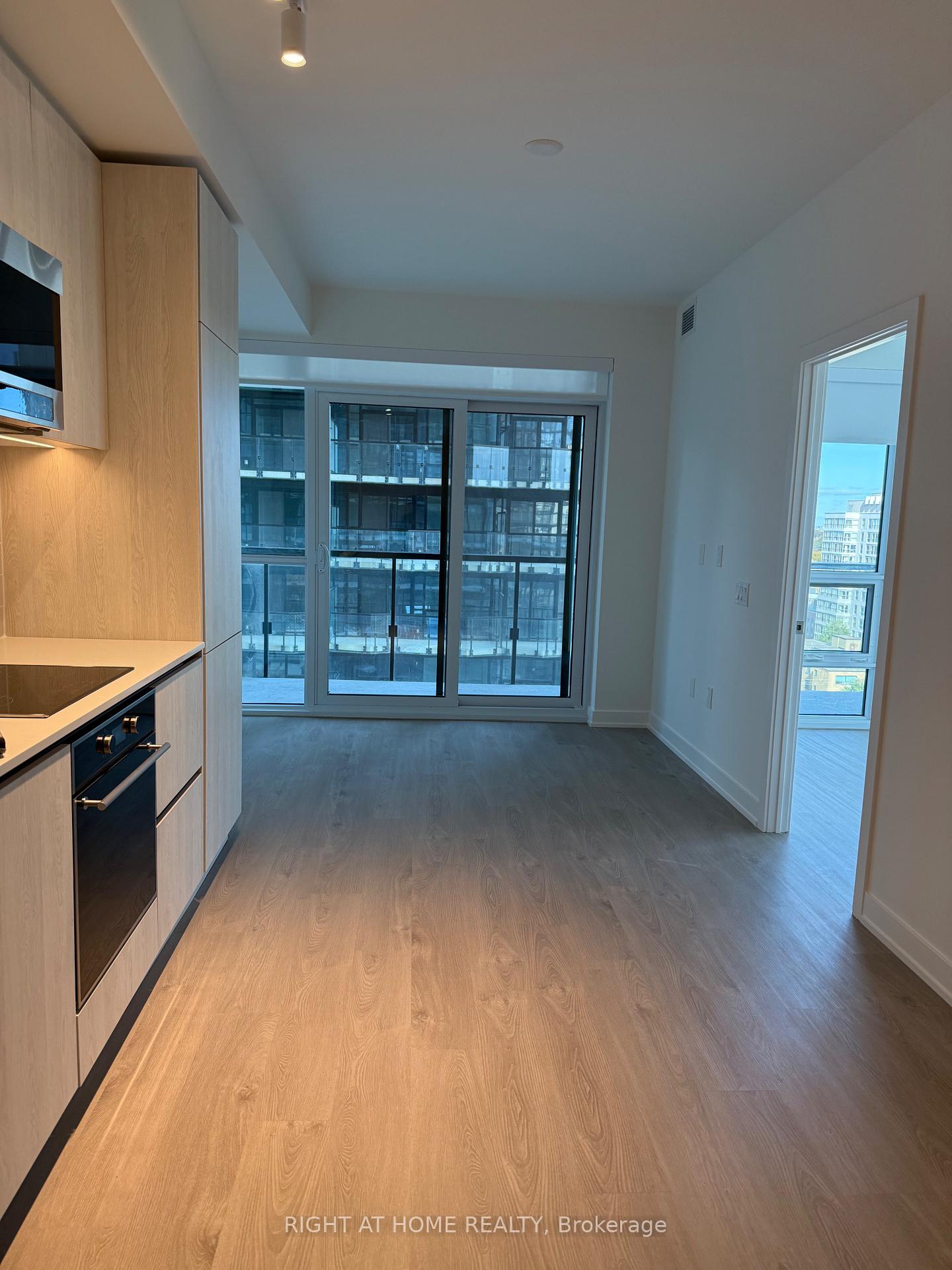 Photo 6 of Unit 1109, 110 Broadway Avenue, Toronto, Mount Pleasant West — HOMEH
