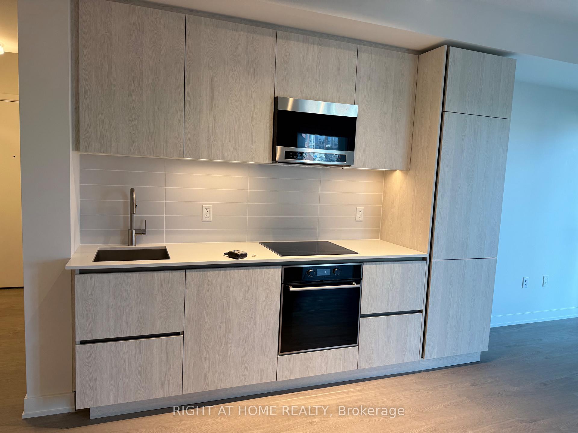 Photo 7 of Unit 1109, 110 Broadway Avenue, Toronto, Mount Pleasant West — HOMEH