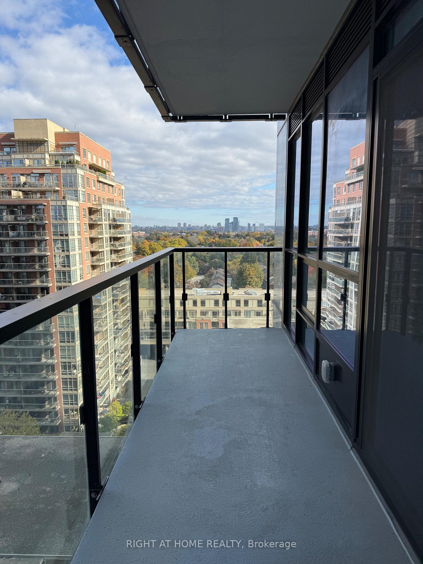 Photo 11 of Unit 1109, 110 Broadway Avenue, Toronto, Mount Pleasant West — HOMEH