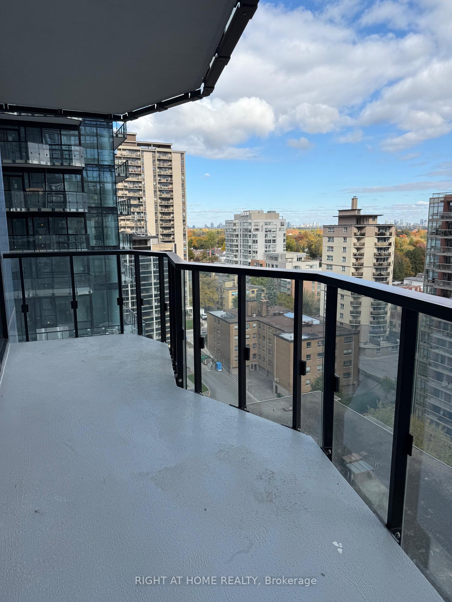 Photo 19 of Unit 1109, 110 Broadway Avenue, Toronto, Mount Pleasant West — HOMEH