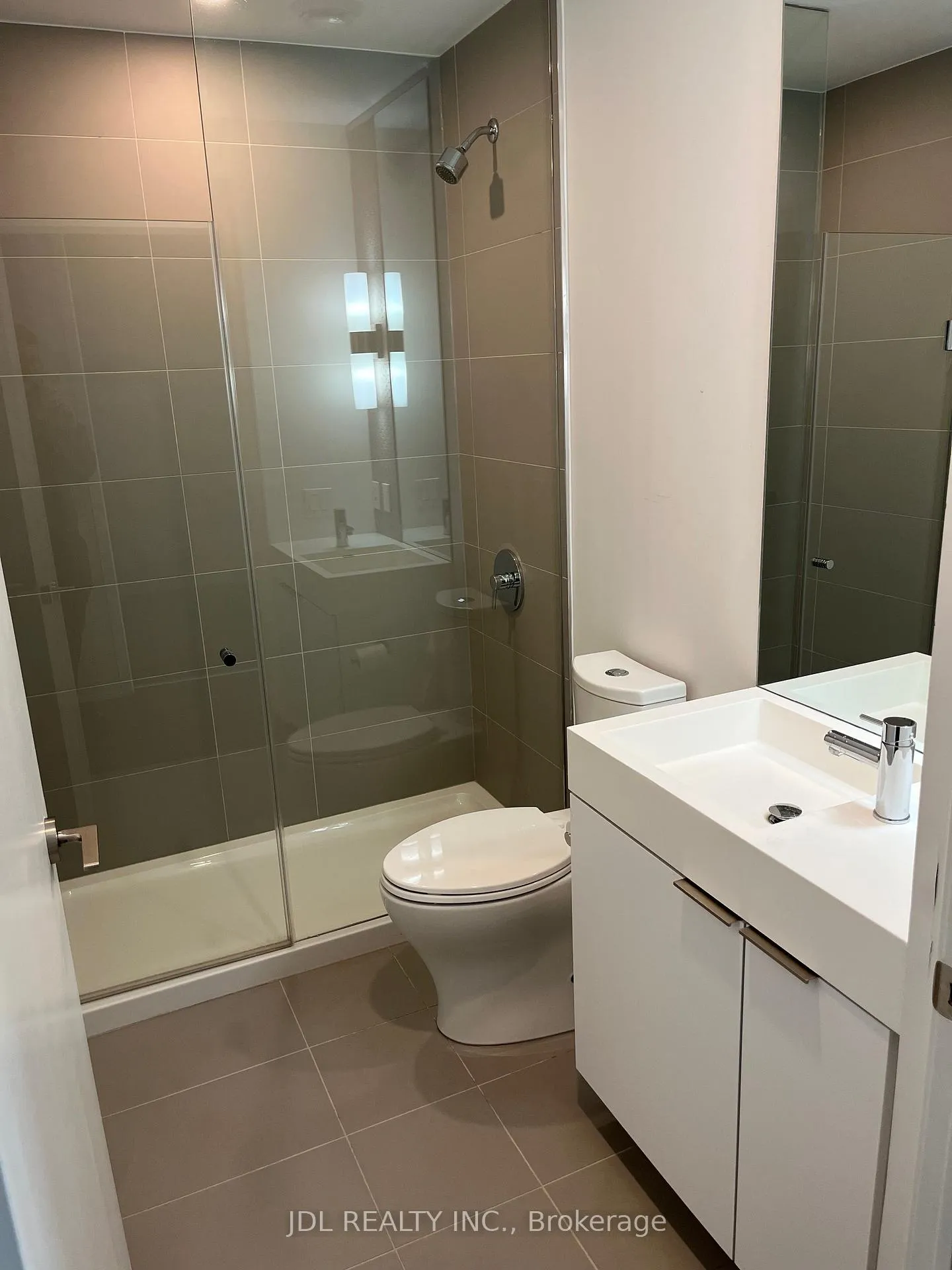 Photo 4 of Unit 812, 33 Helendale Avenue, Toronto, Yonge-Eglinton — HOMEH