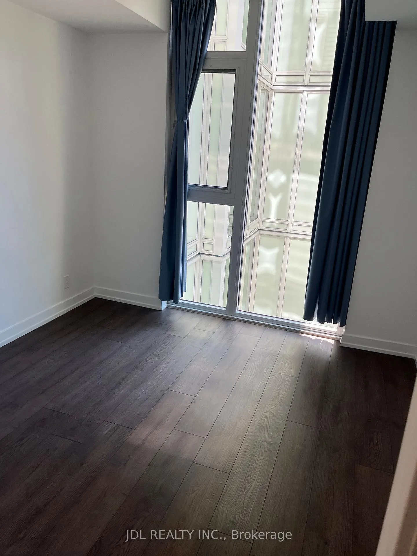 Photo 7 of Unit 812, 33 Helendale Avenue, Toronto, Yonge-Eglinton — HOMEH