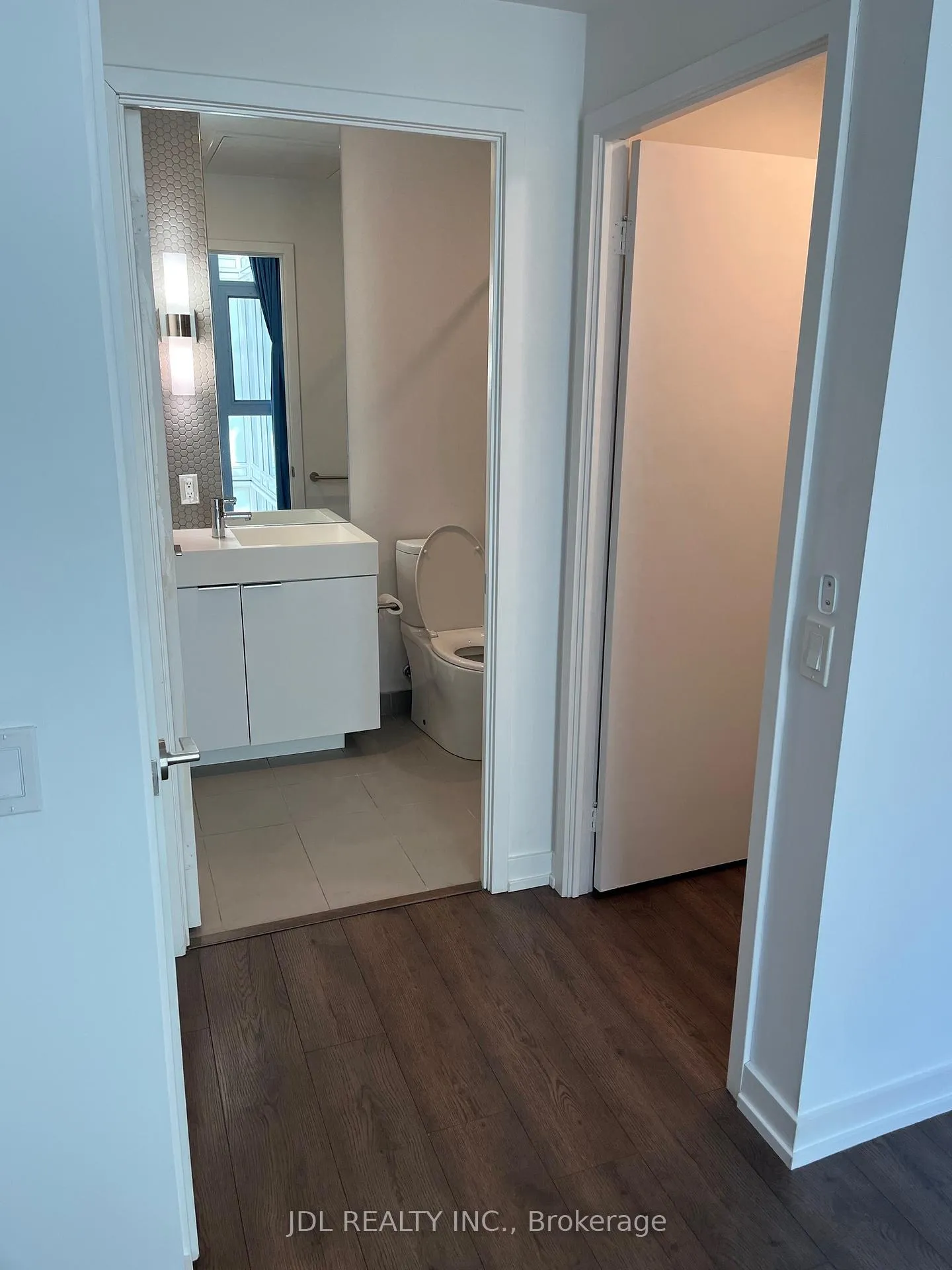 Photo 8 of Unit 812, 33 Helendale Avenue, Toronto, Yonge-Eglinton — HOMEH
