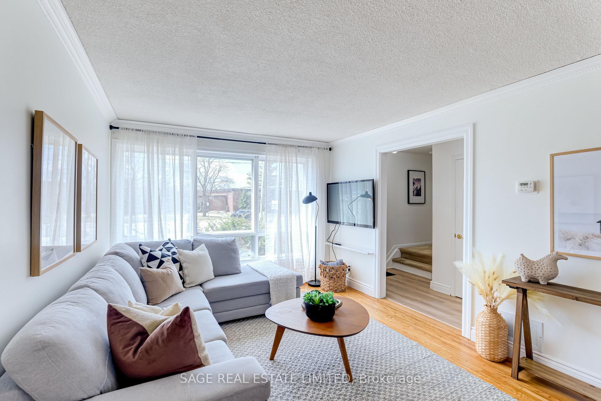 Photo 6 of 128 Murray Drive, Aurora, Aurora Highlands — HOMEH