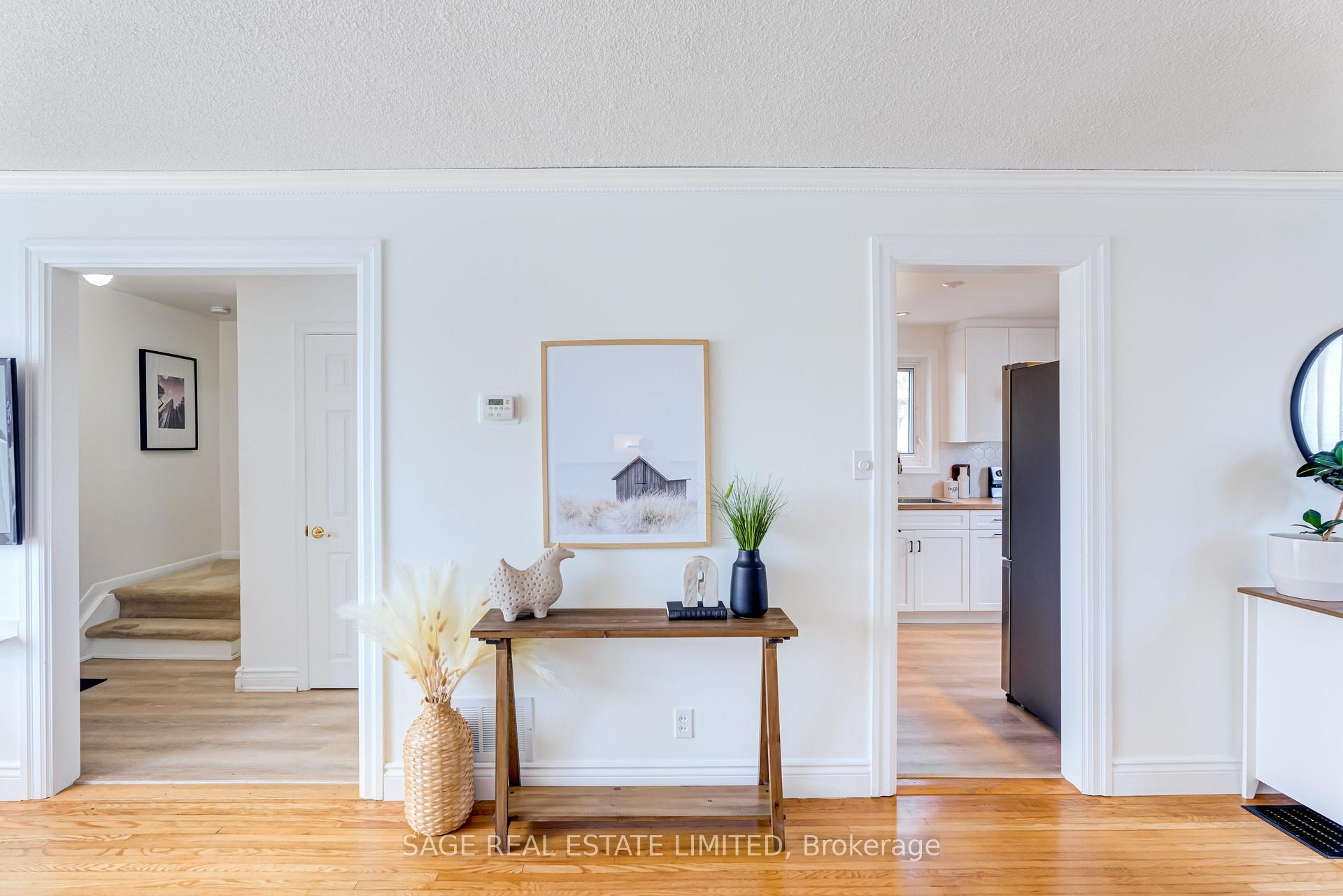 Photo 11 of 128 Murray Drive, Aurora, Aurora Highlands — HOMEH