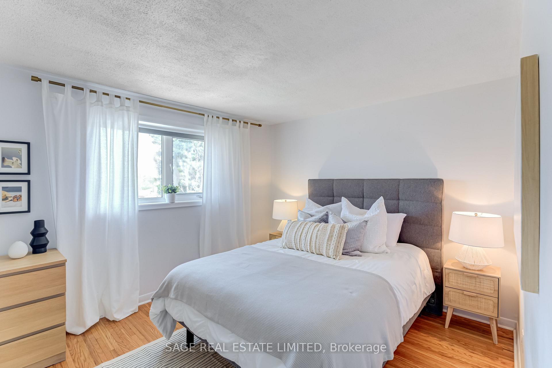 Photo 17 of 128 Murray Drive, Aurora, Aurora Highlands — HOMEH