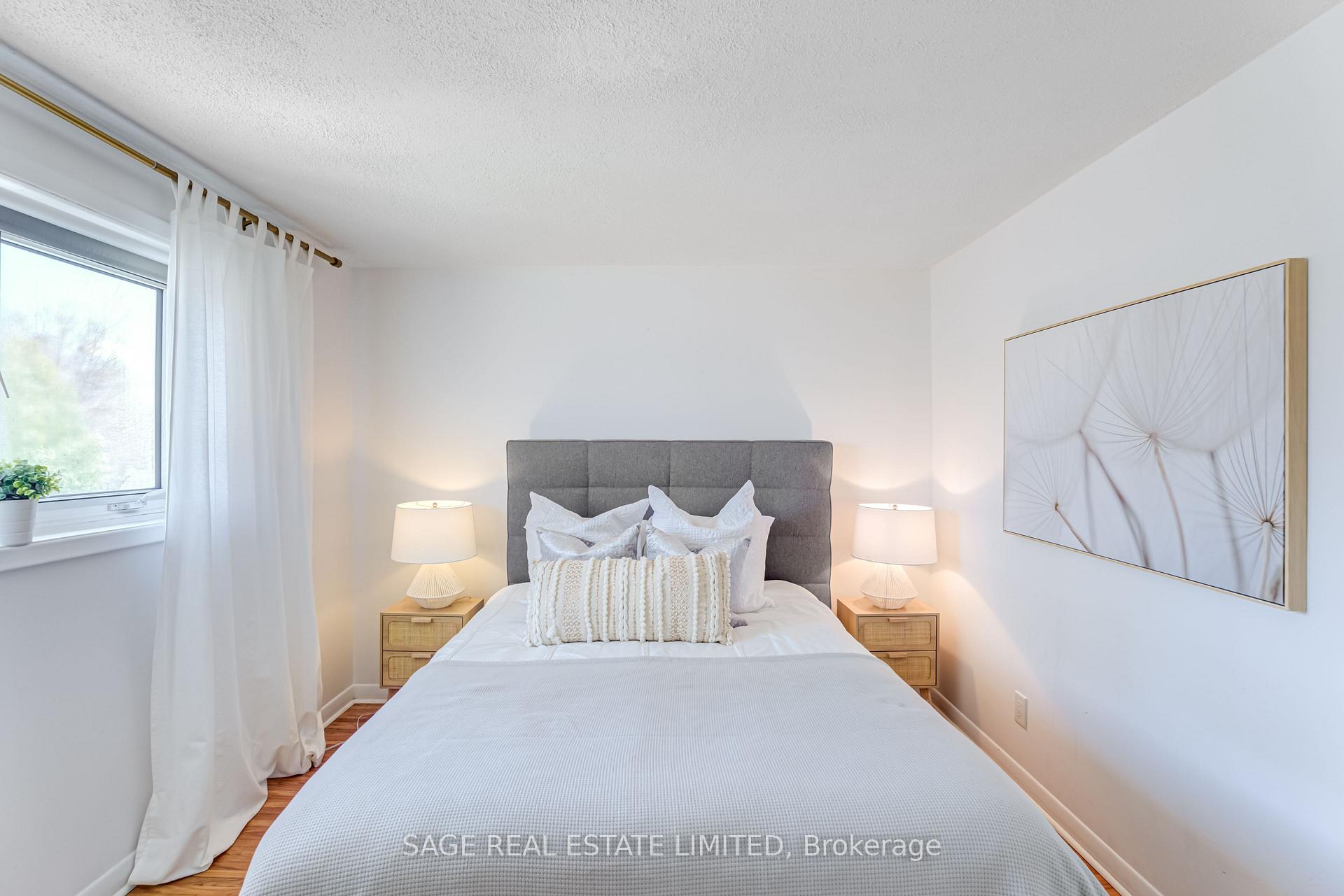 Photo 18 of 128 Murray Drive, Aurora, Aurora Highlands — HOMEH