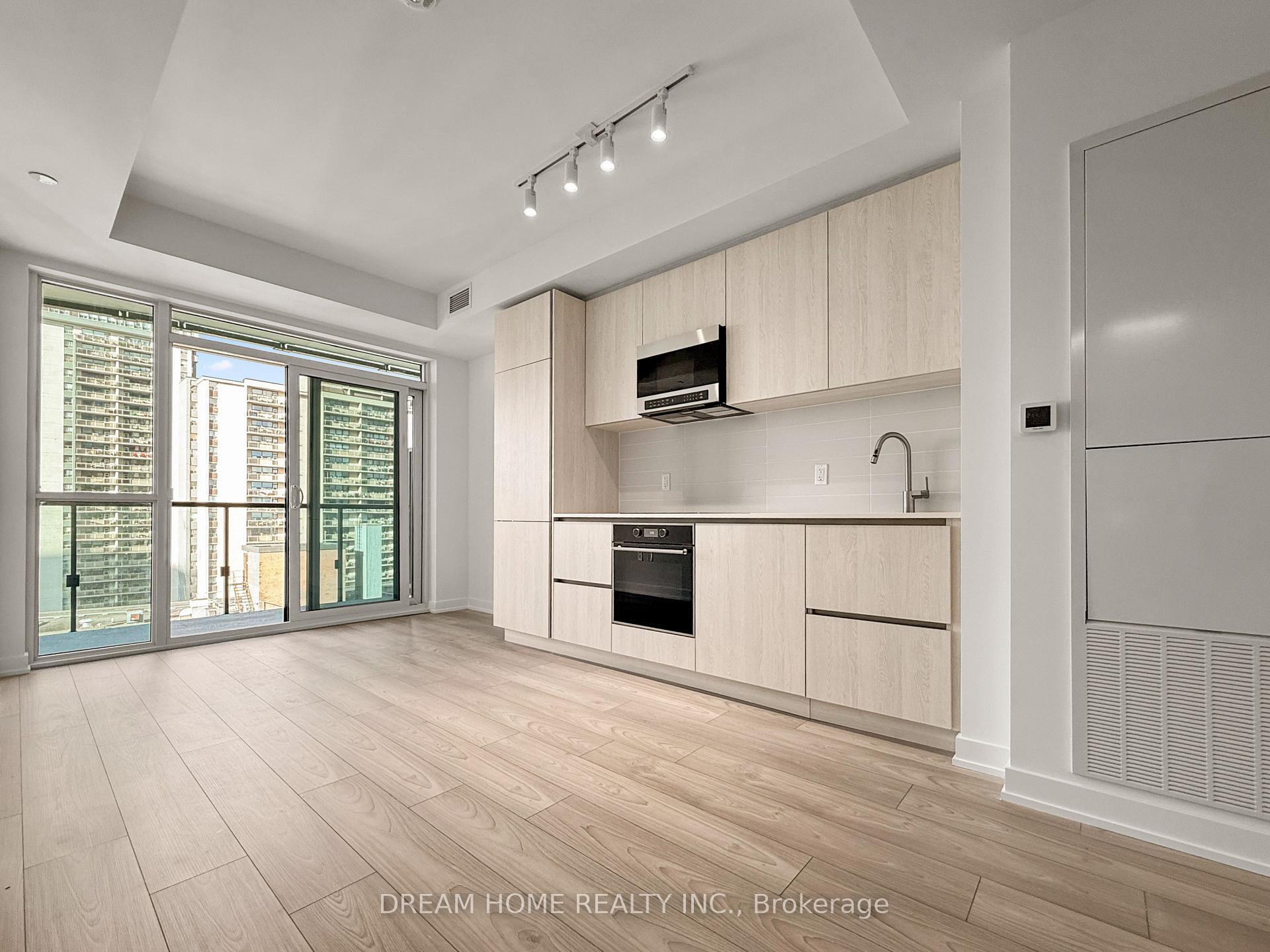 Front of Unit 1314, 120 Broadway Avenue
