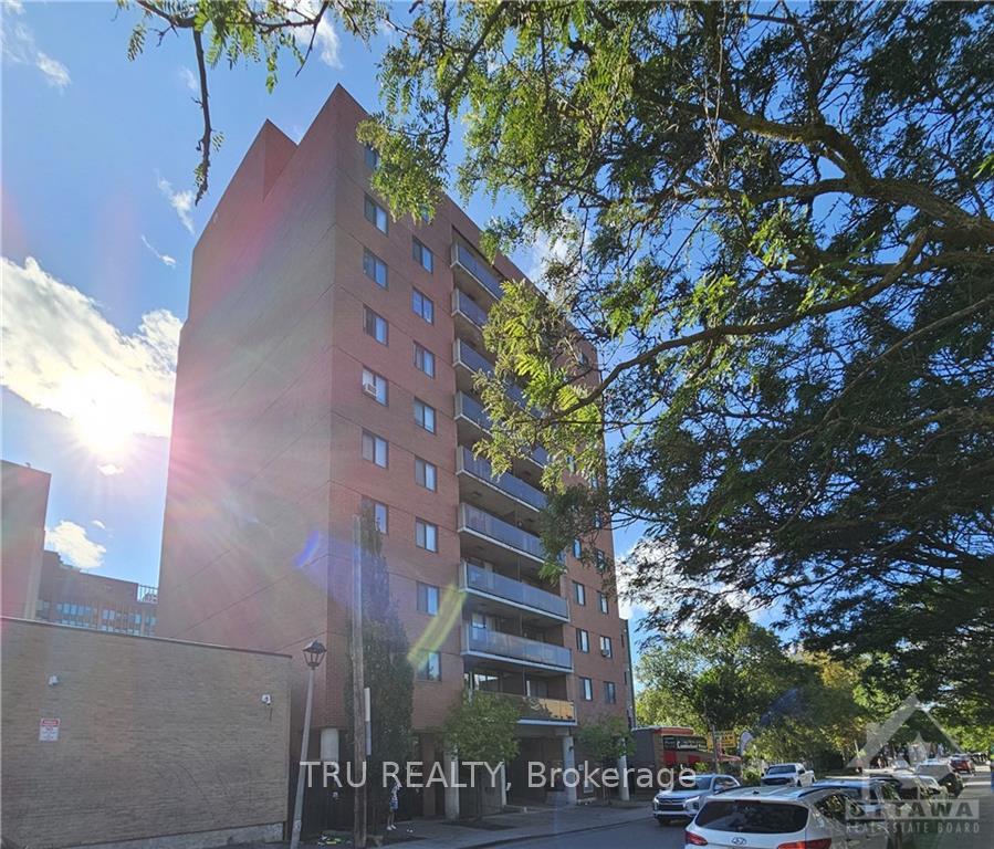 Photo 3 of Unit 401, 154 Nelson Street, Ottawa, Lower Town — HOMEH