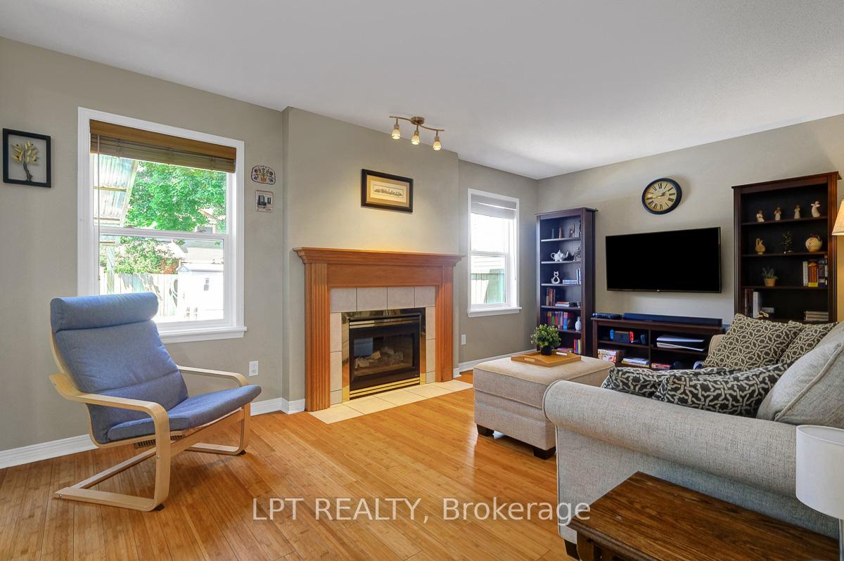 Photo 4 of 5 Benchland Street, Ottawa, Barrhaven - Longfields — HOMEH