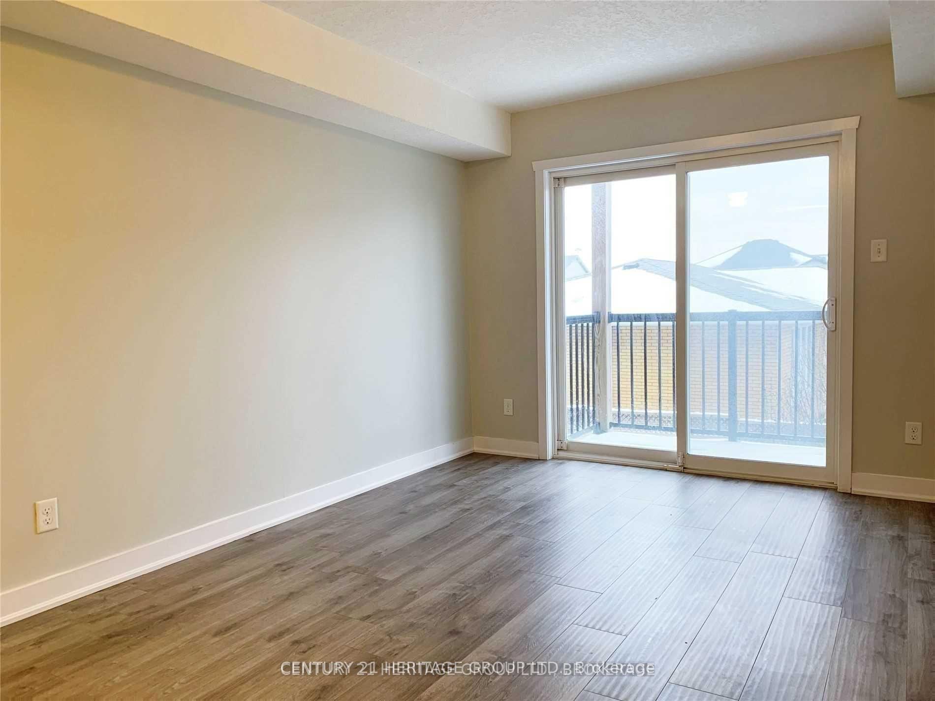 Photo 3 of Unit 11B, 185 Windale Crescent, Kitchener, Laurentian Hills — HOMEH