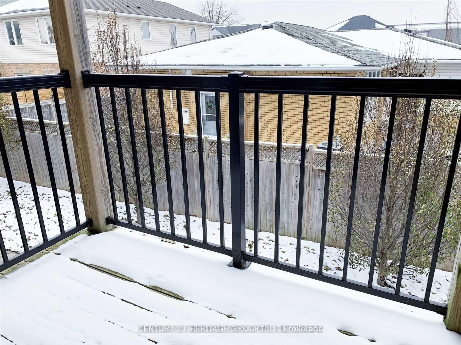Photo 4 of Unit 11B, 185 Windale Crescent, Kitchener, Laurentian Hills — HOMEH