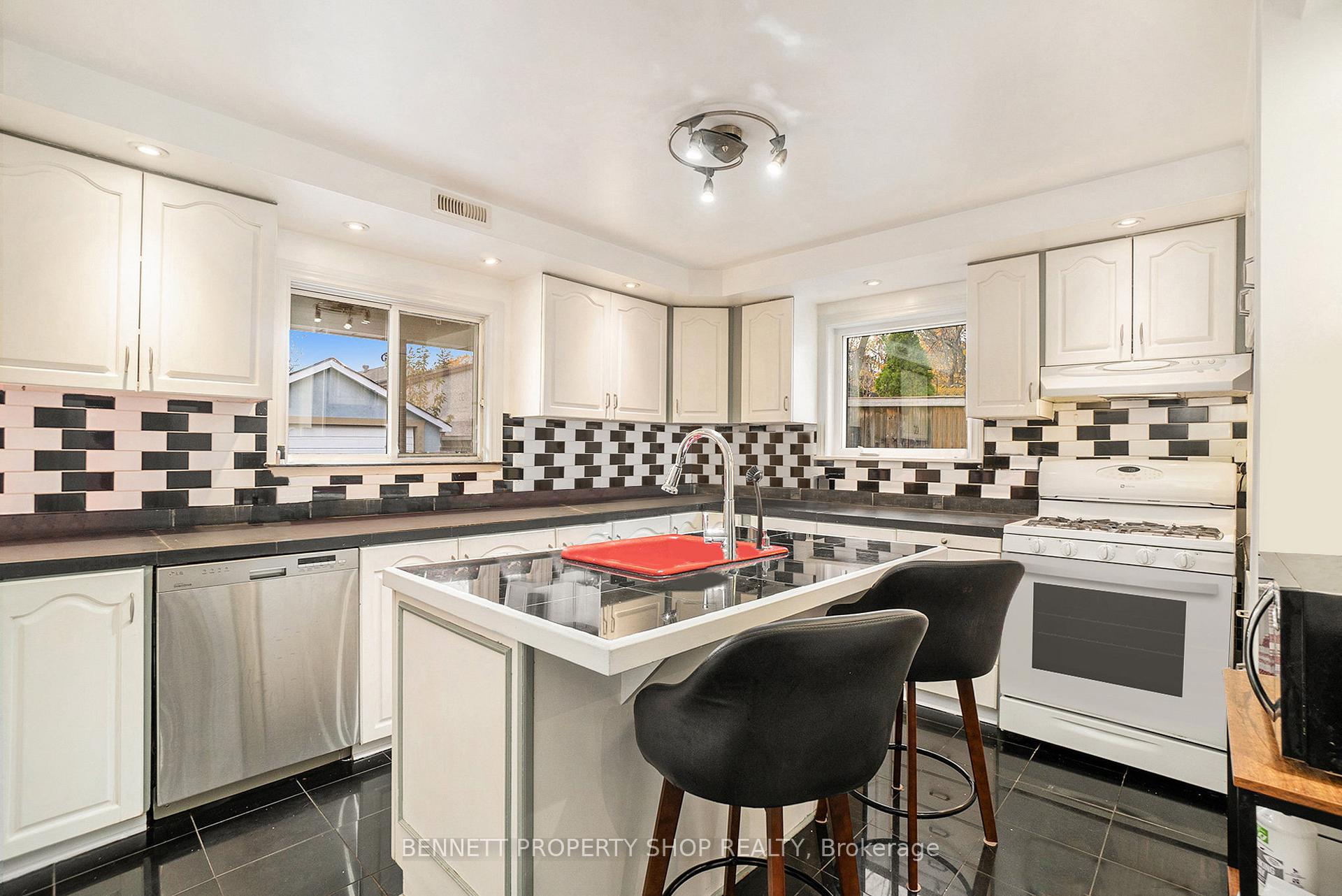 Photo 6 of 292 Loretta Avenue S, Ottawa, West Centre Town — HOMEH