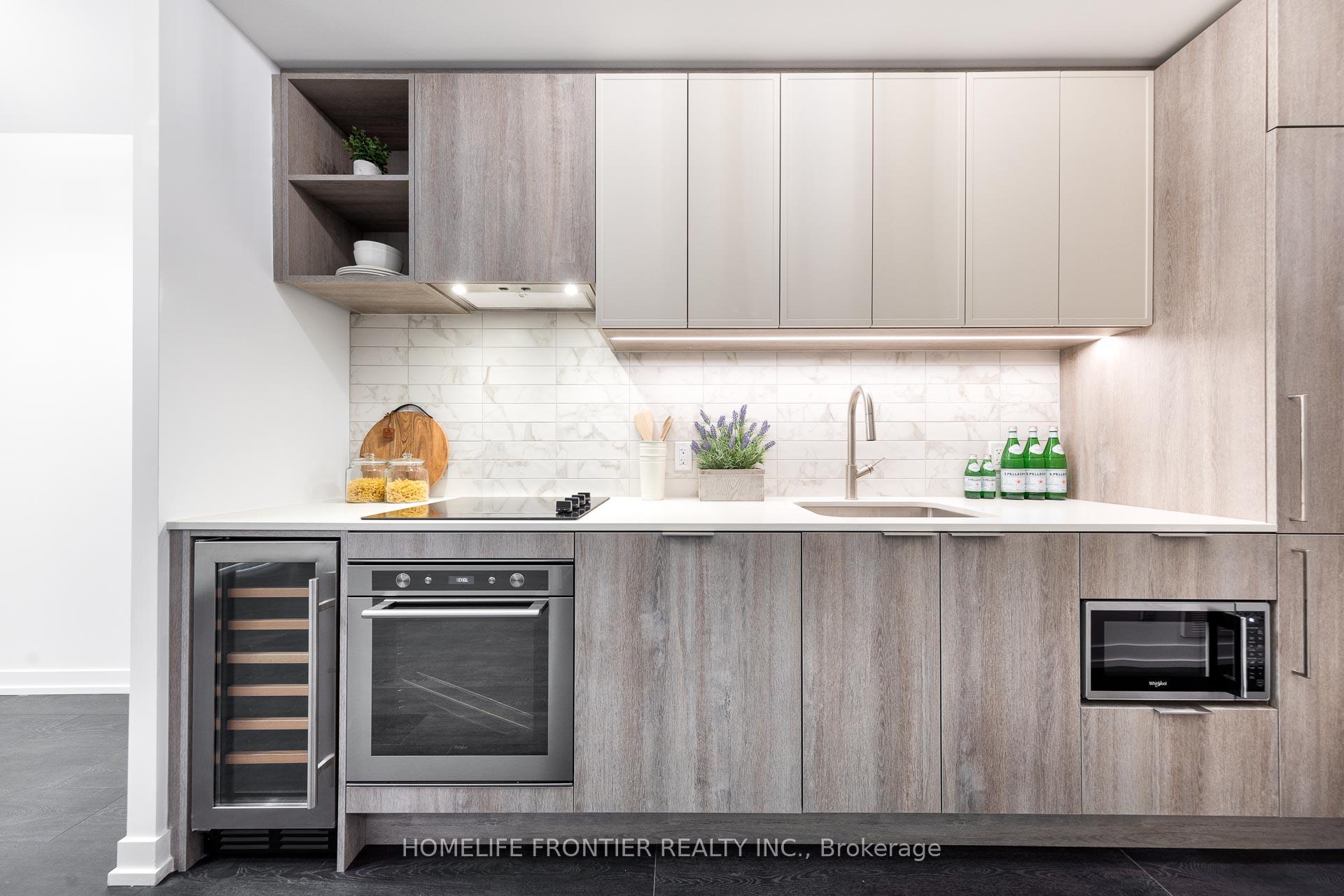 Photo 5 of Unit 712, 2020 Bathurst Street, Toronto, Humewood-Cedarvale — HOMEH