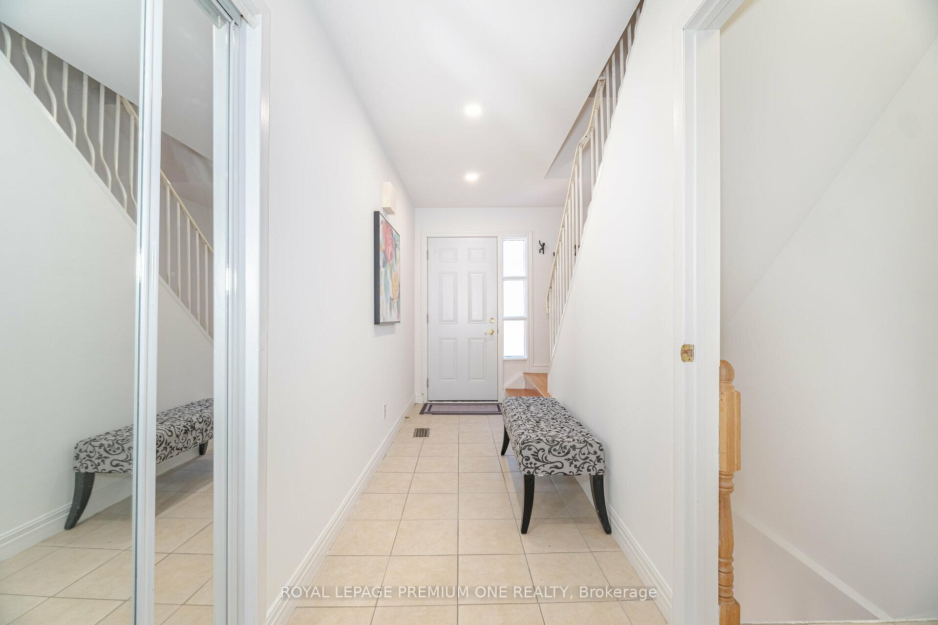 Photo 3 of Unit 178, 8 Norris Way, Markham, Aileen-Willowbrook — HOMEH