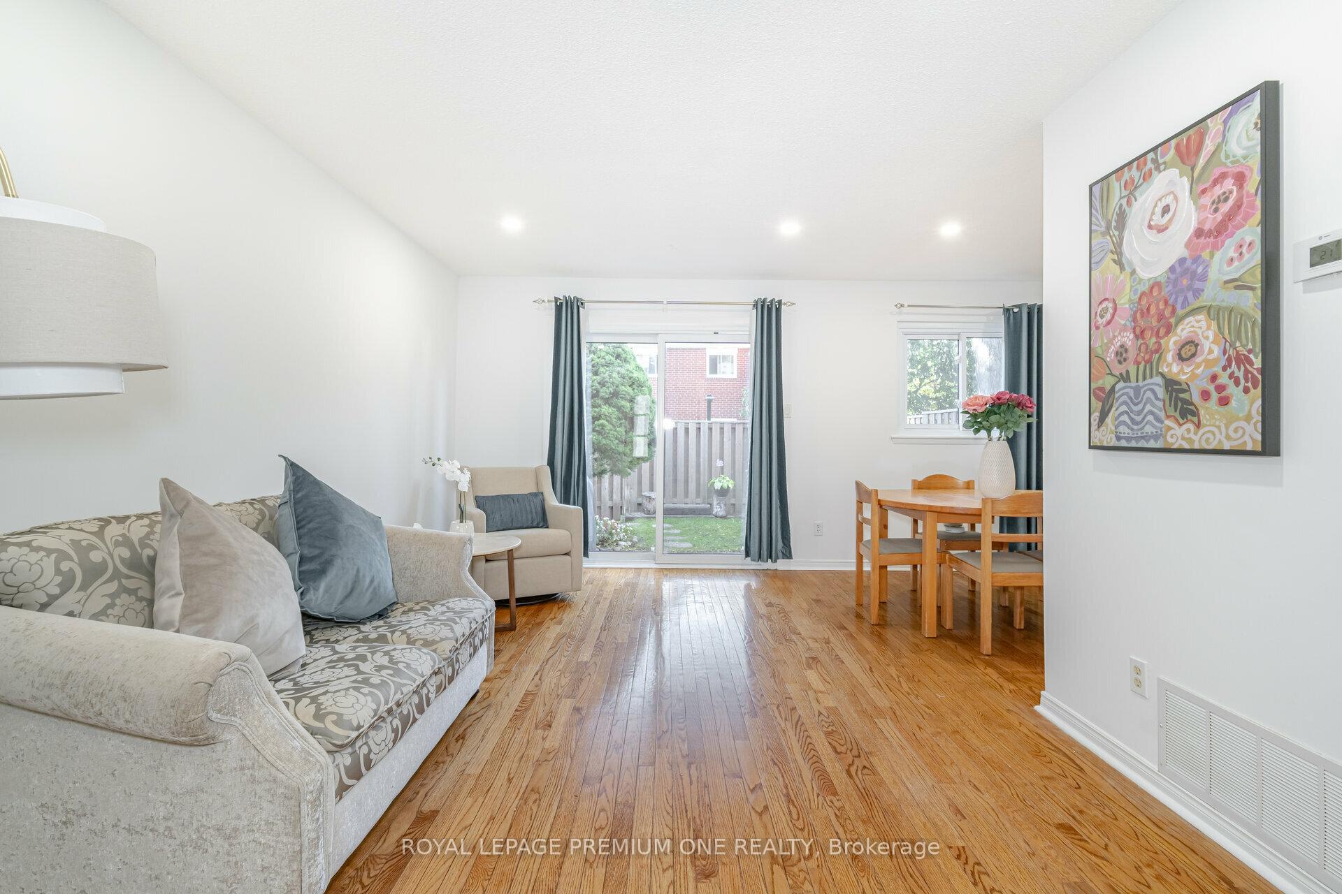 Photo 5 of Unit 178, 8 Norris Way, Markham, Aileen-Willowbrook — HOMEH