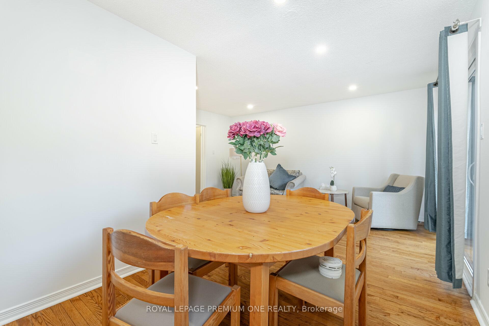 Photo 8 of Unit 178, 8 Norris Way, Markham, Aileen-Willowbrook — HOMEH